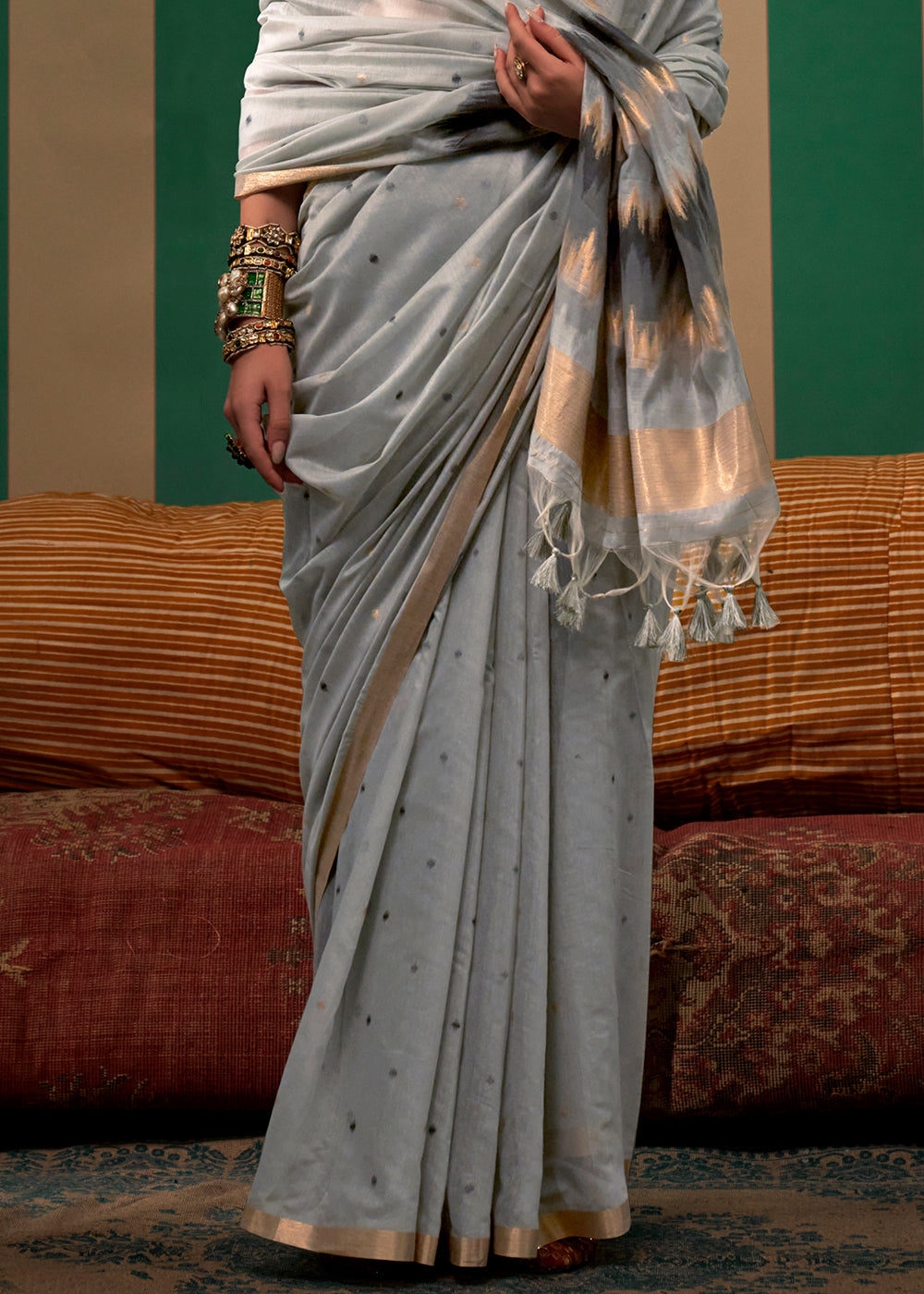 Light Grey Handloom Woven Silk Saree - qivii