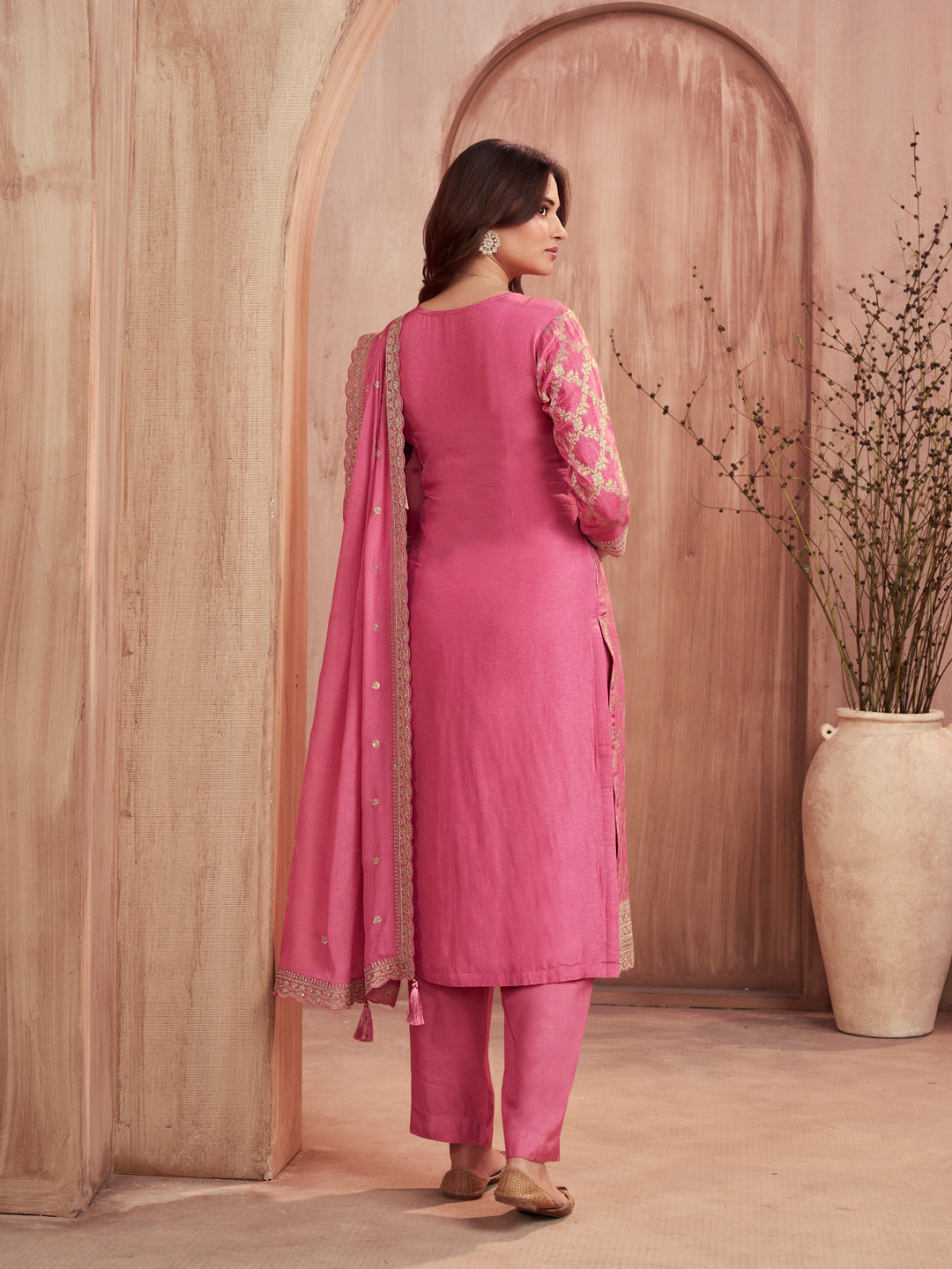 Pink Jaal Jacquard Straight Kurta With Dyed Trousers And Embroidery Dupatta