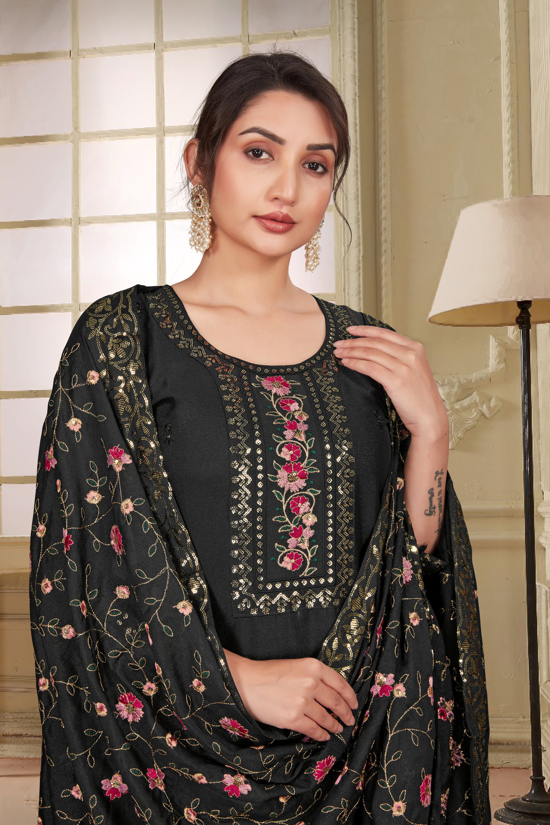 GREEN STAR GEORGETTE WITH EMBROIDERY WORK AND LINNING ATTACHED KURTA SET