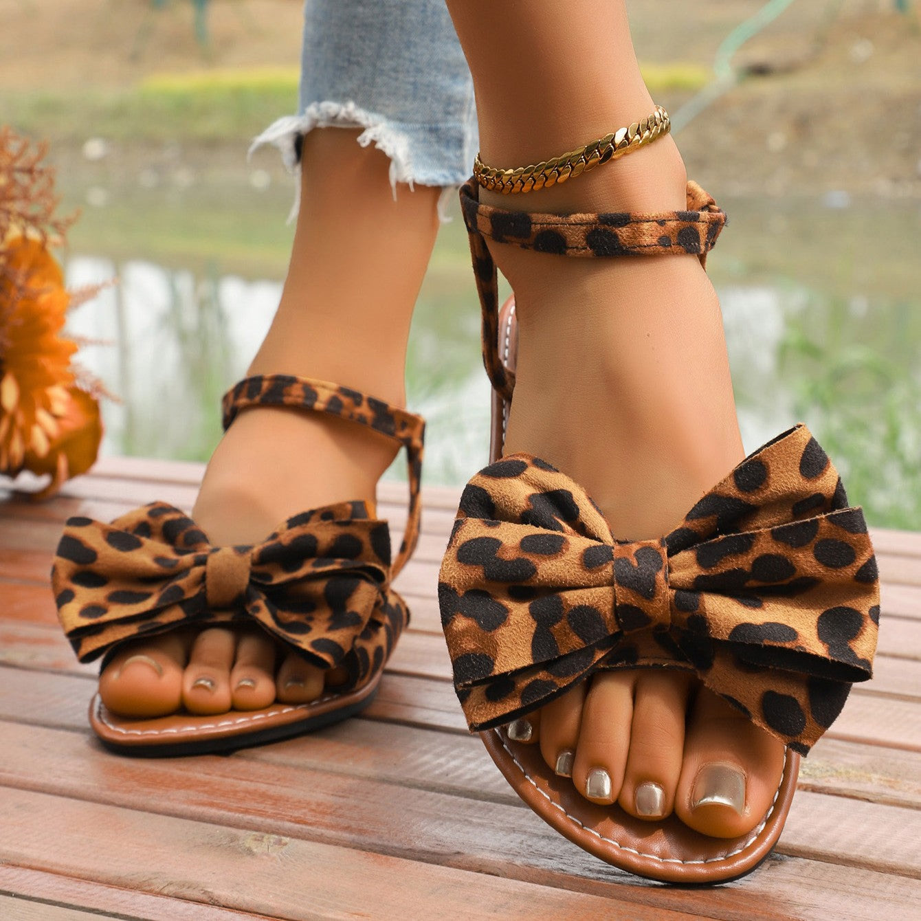 Women’s Grace Flat Sandals – Bow Detail Soft Sole Casual Beach Sandals (US 5–8.5)