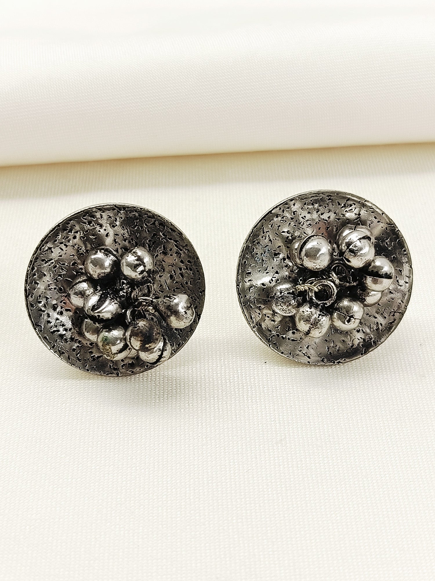 Vedatita Plain Oxidized Tops