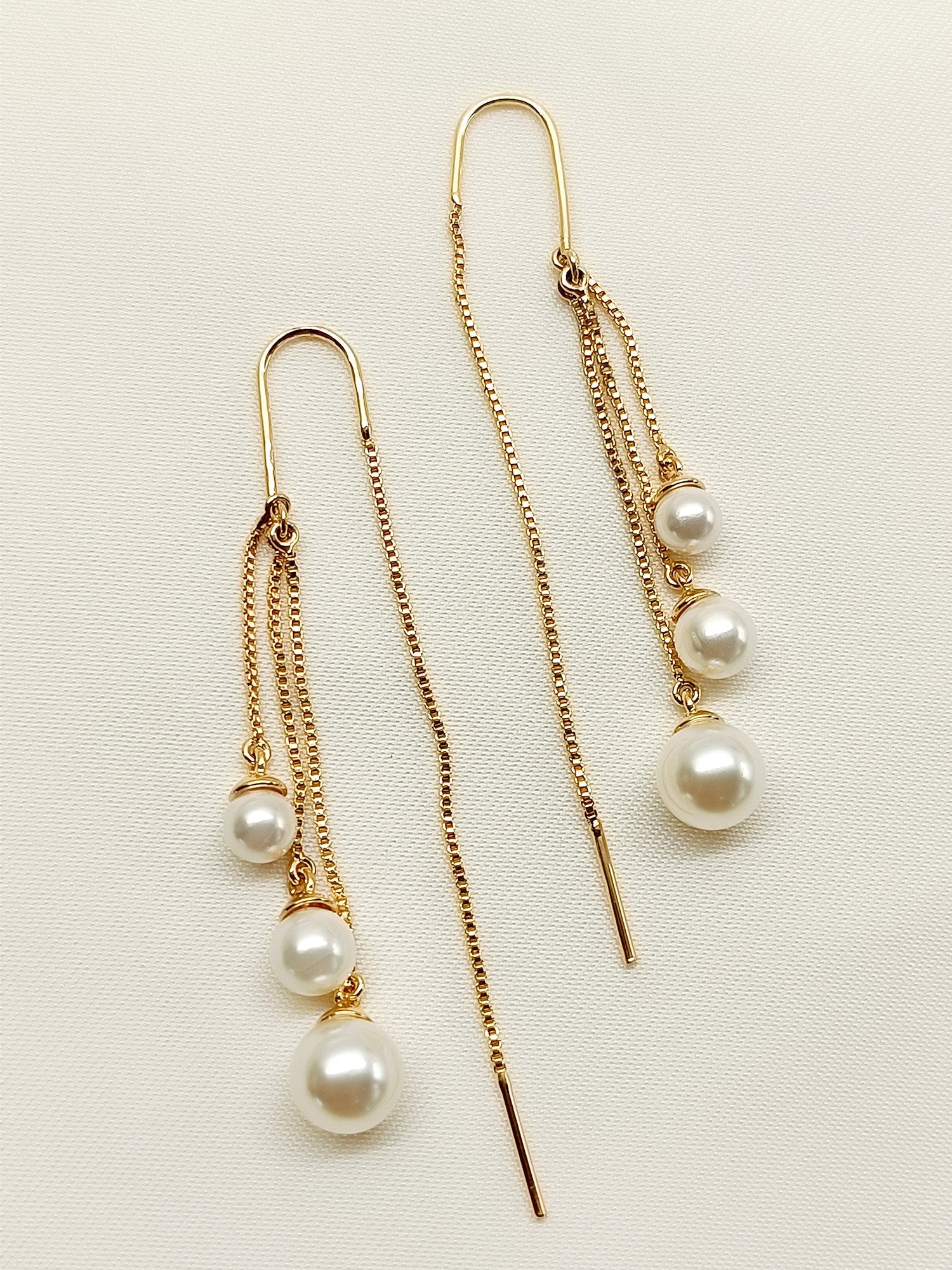 Niru White Sui Dhaga Pearl Earrings
