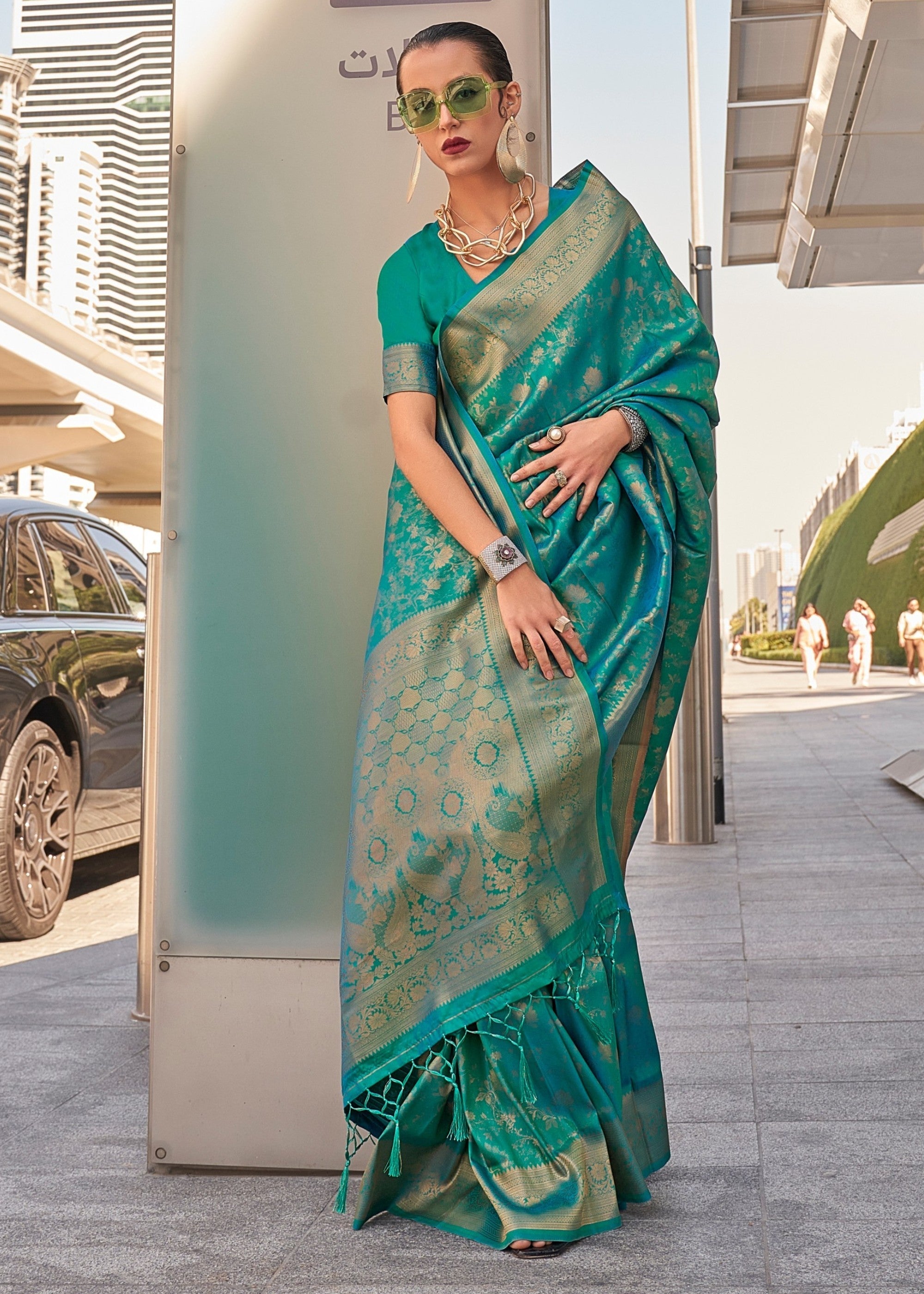 Sea Foam Handloom Weaving Saree - qivii