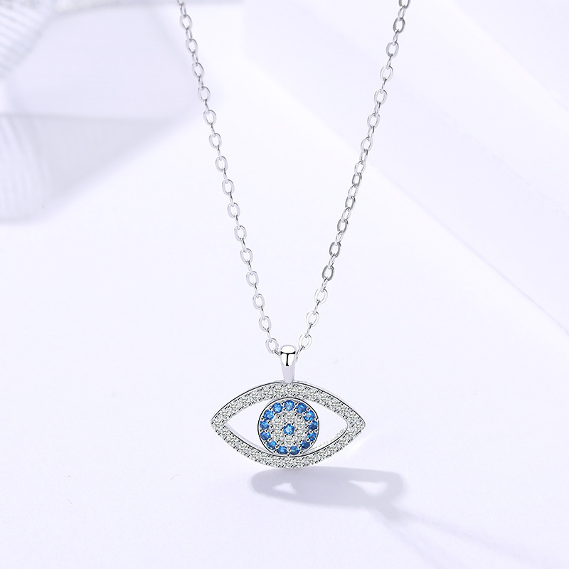 Eye Necklace by Qivii