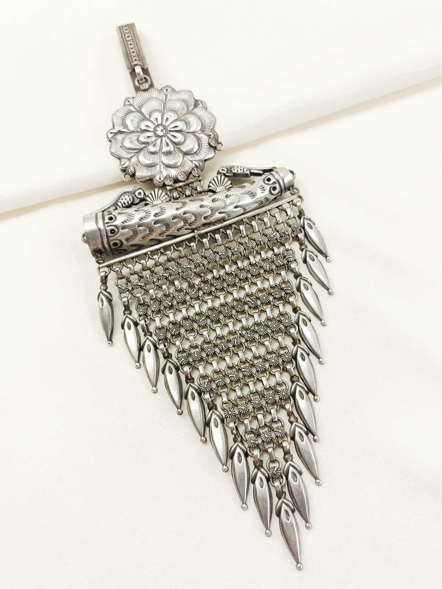 Nirguna Plain Oxidized Key Ring