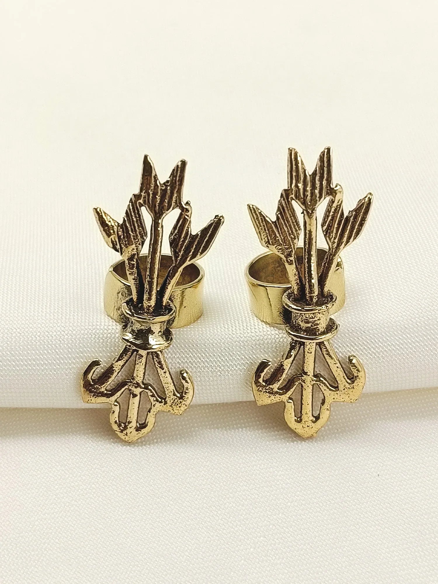 Reigna Golden Western Earrings