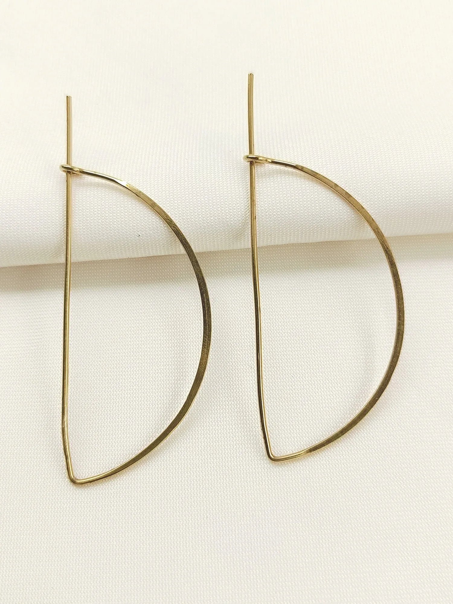 Aarvi Golden Western Earrings