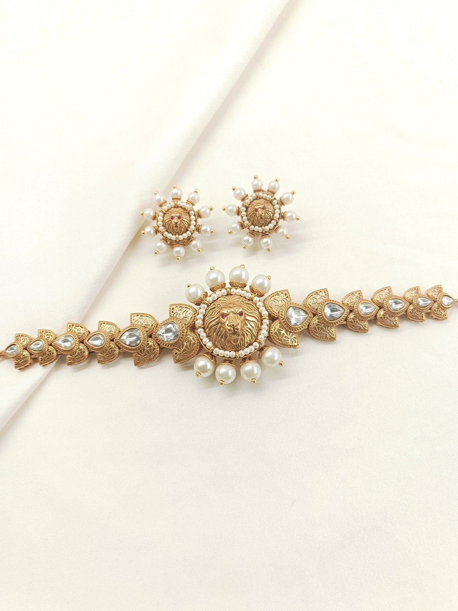 Swara White Pearl Boutique Choker Set