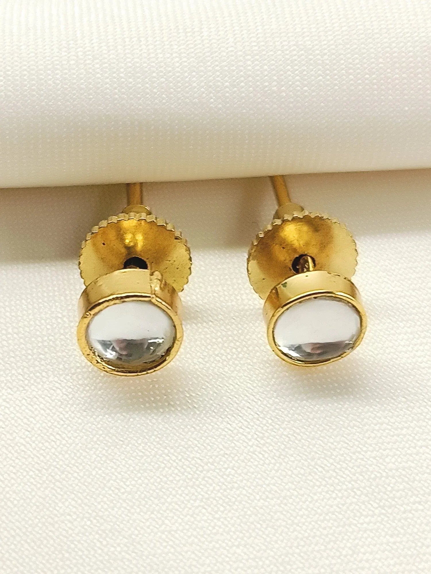 Siddh White Kundan Earcuff With Stud