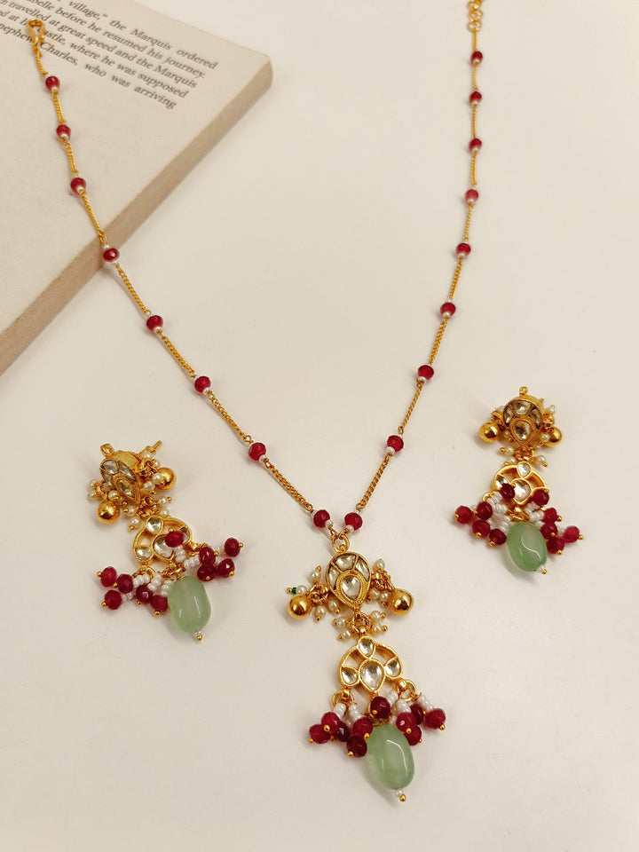 Liya R & G Kundan Pendant Set