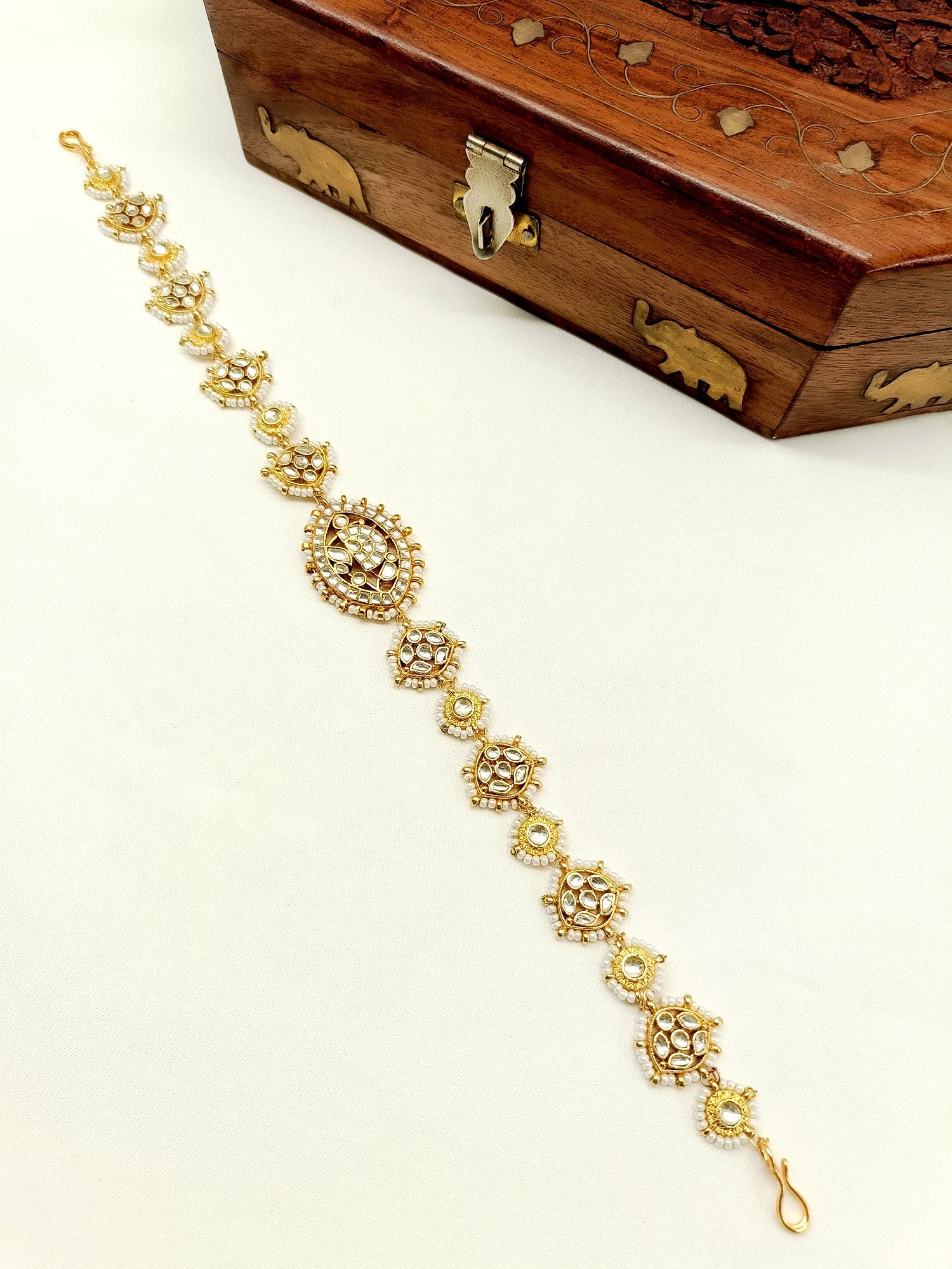 Oslo White Kundan Sheeshpatti