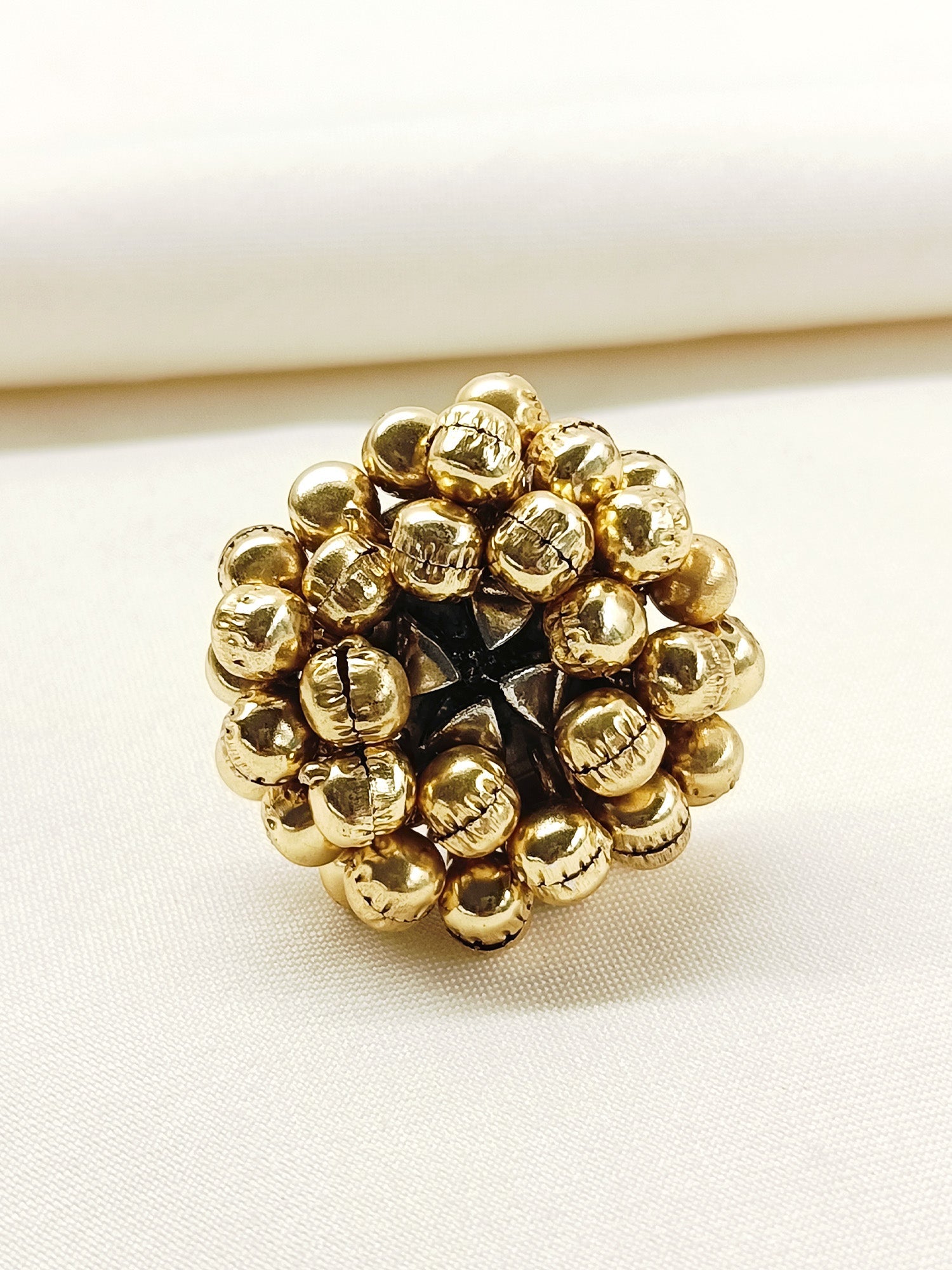 Qiyara Golden Oxidized Finger Ring