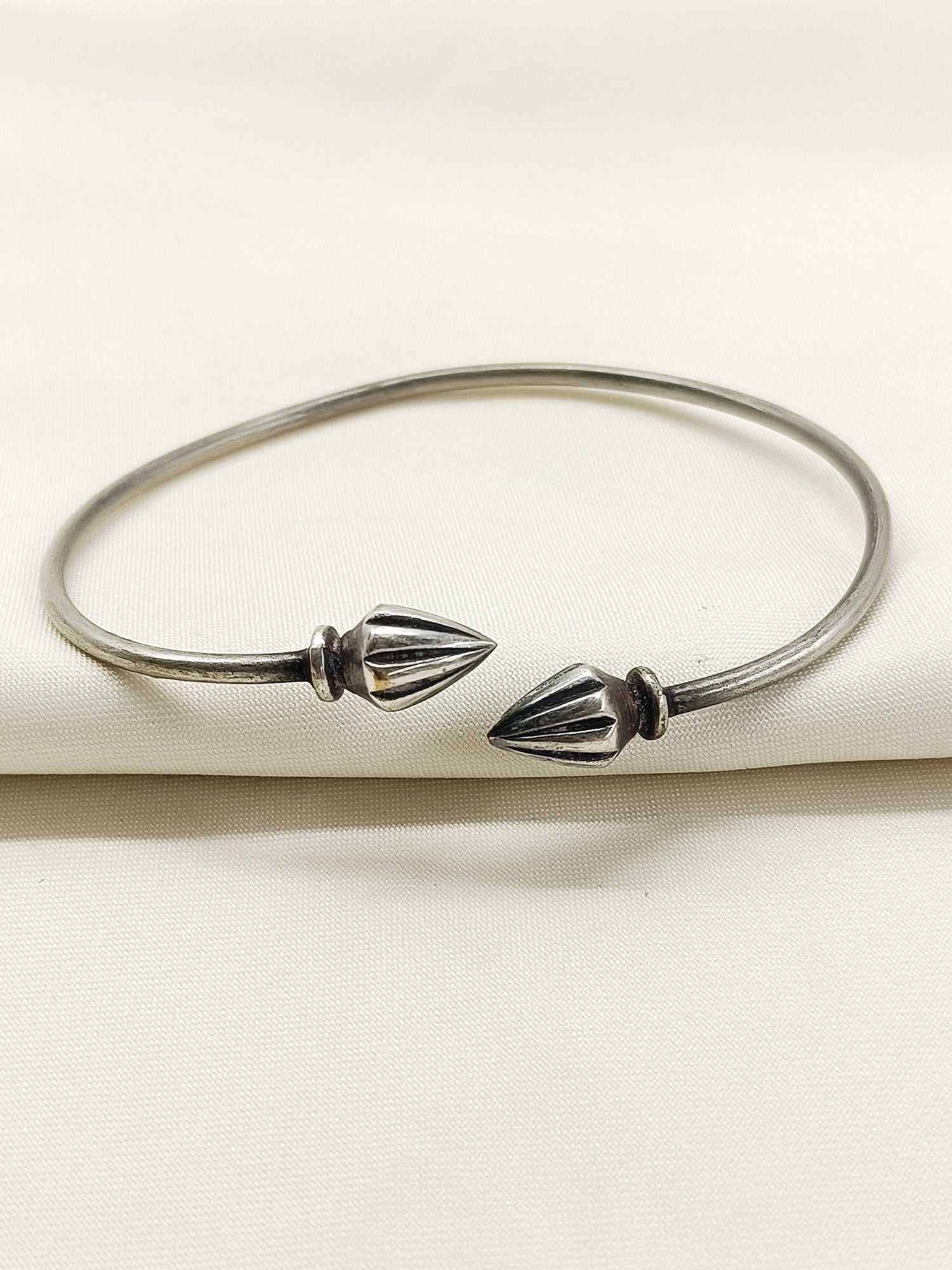 Marvi Plain Oxidized Bracelet