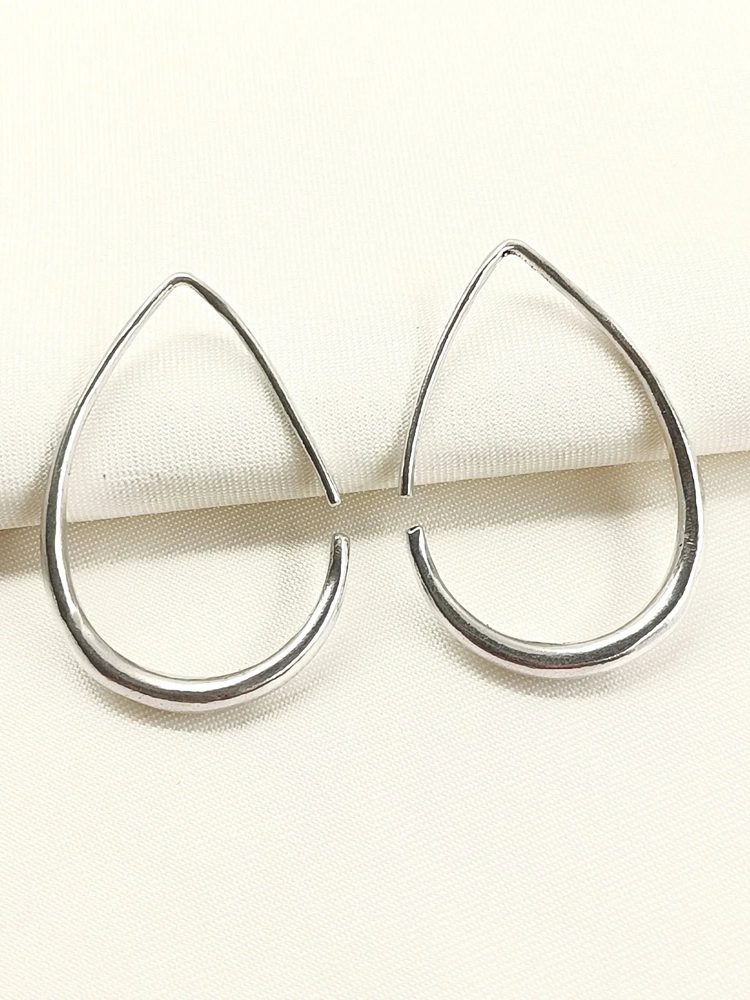 Bani Silver Western Earrings