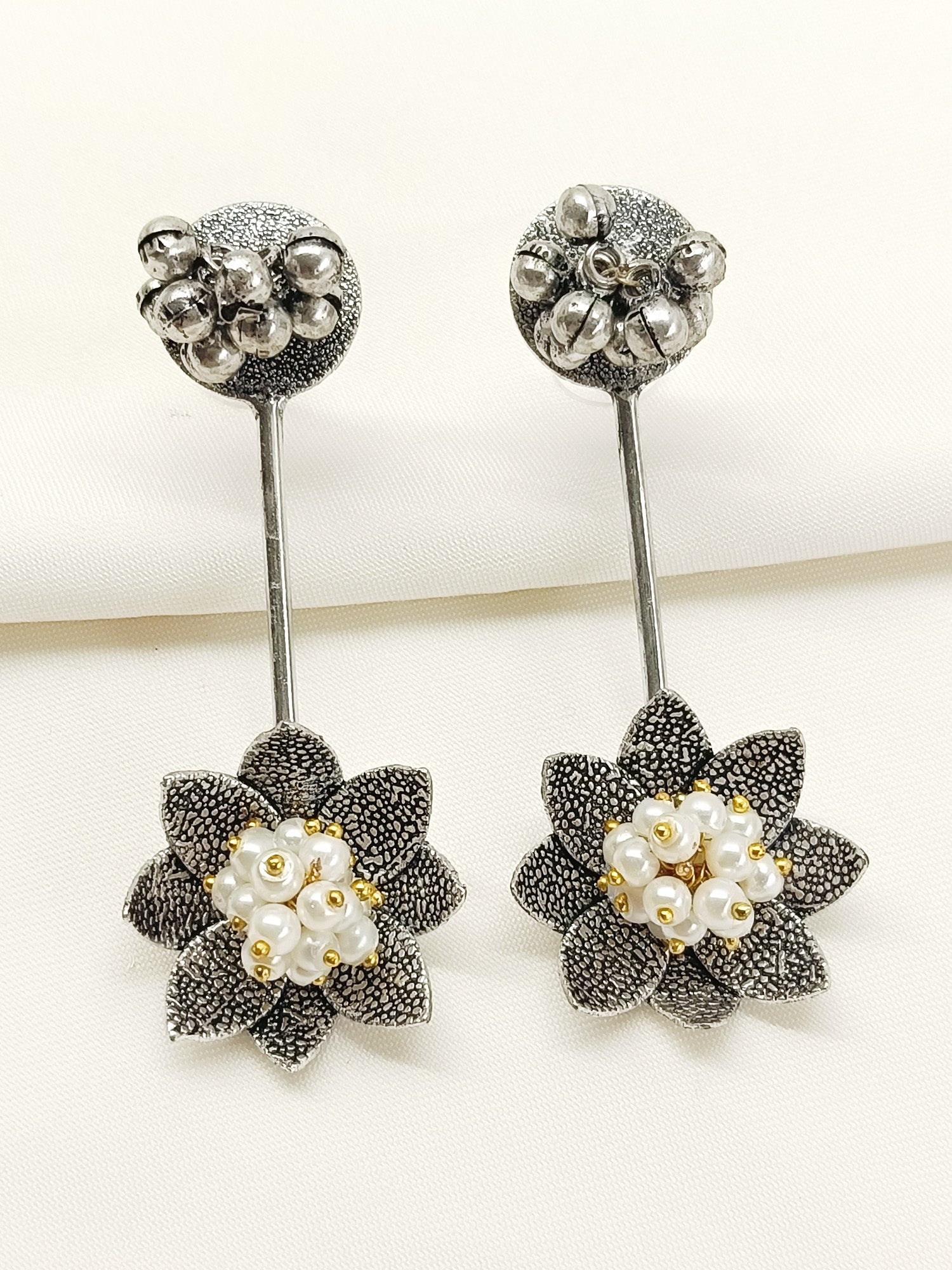 Darshana White Pearl Oxidized Earring