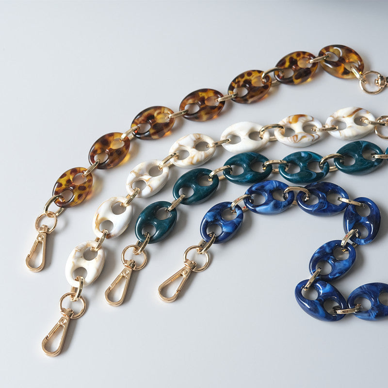 Ounamei Leopard Acrylic Pig Nose Chain Strap