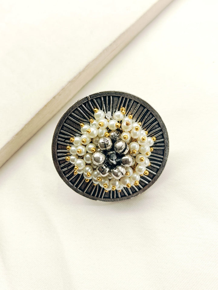 Bruna Cream Oxidized Finger Ring