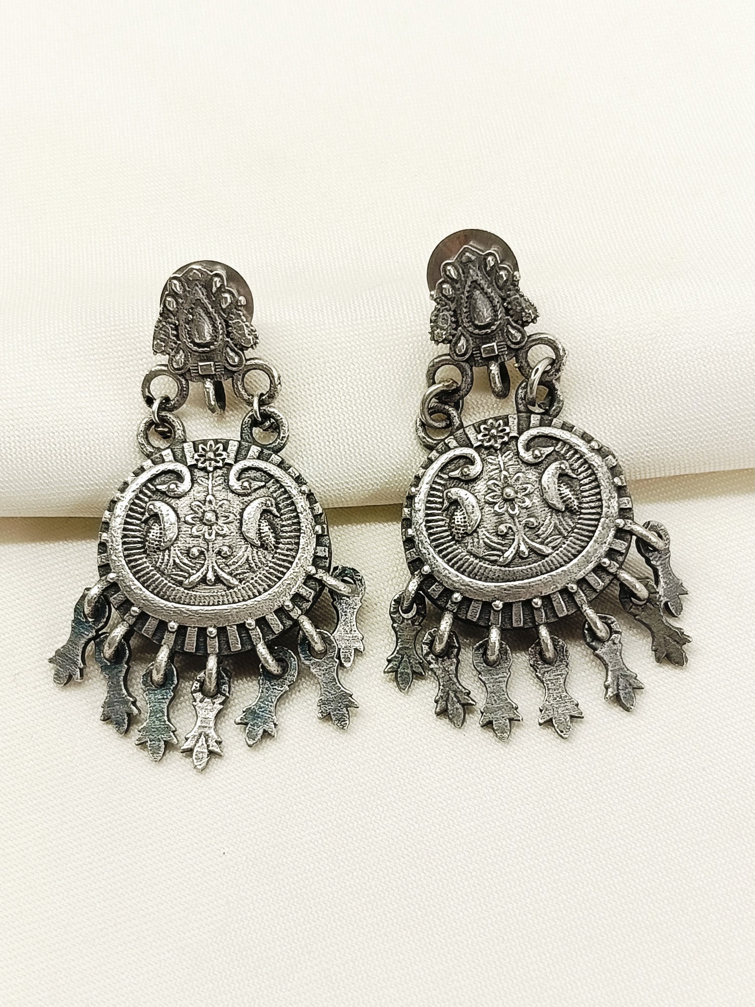 Cheshtha Plain Oxidized Earring