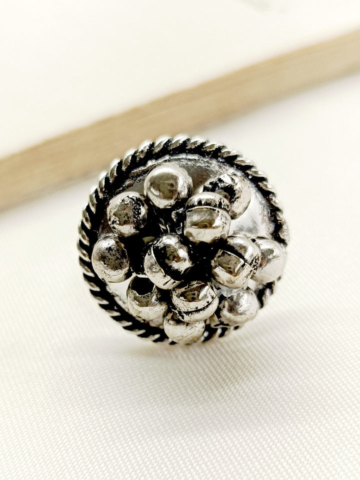 Dariya Plain Oxidized Finger Ring