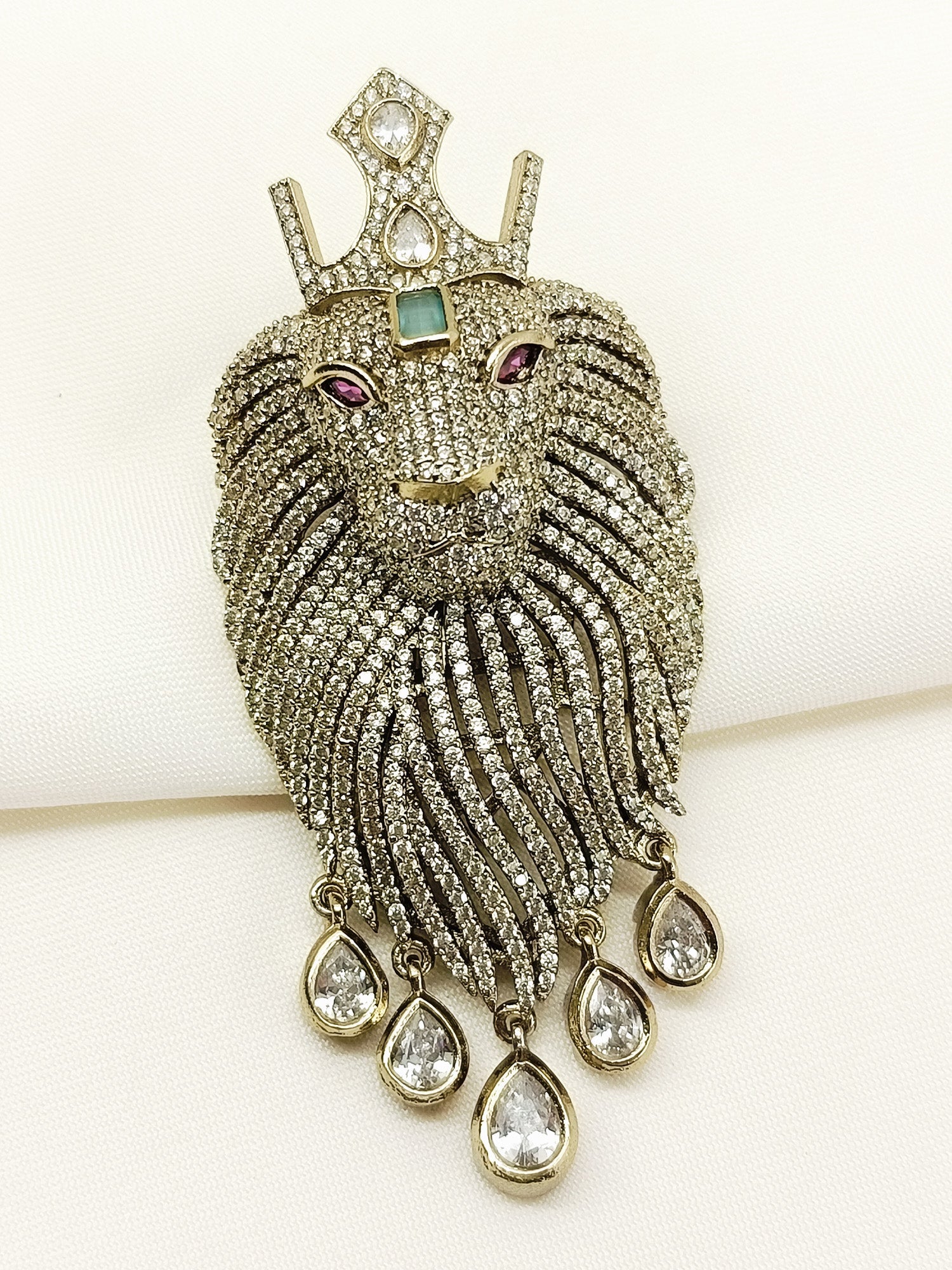 Aarnav Mint Green Lion Brooch