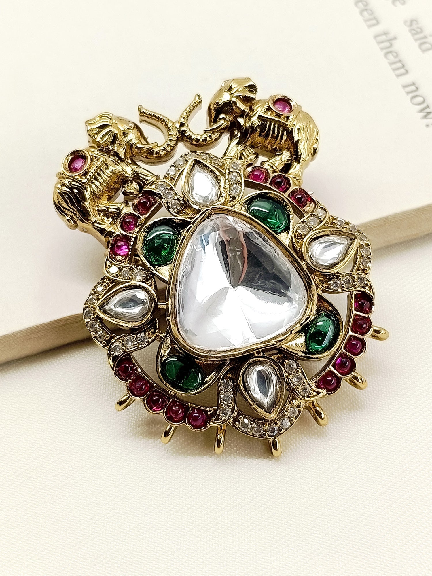 Niyansh R&G Men's Brooch