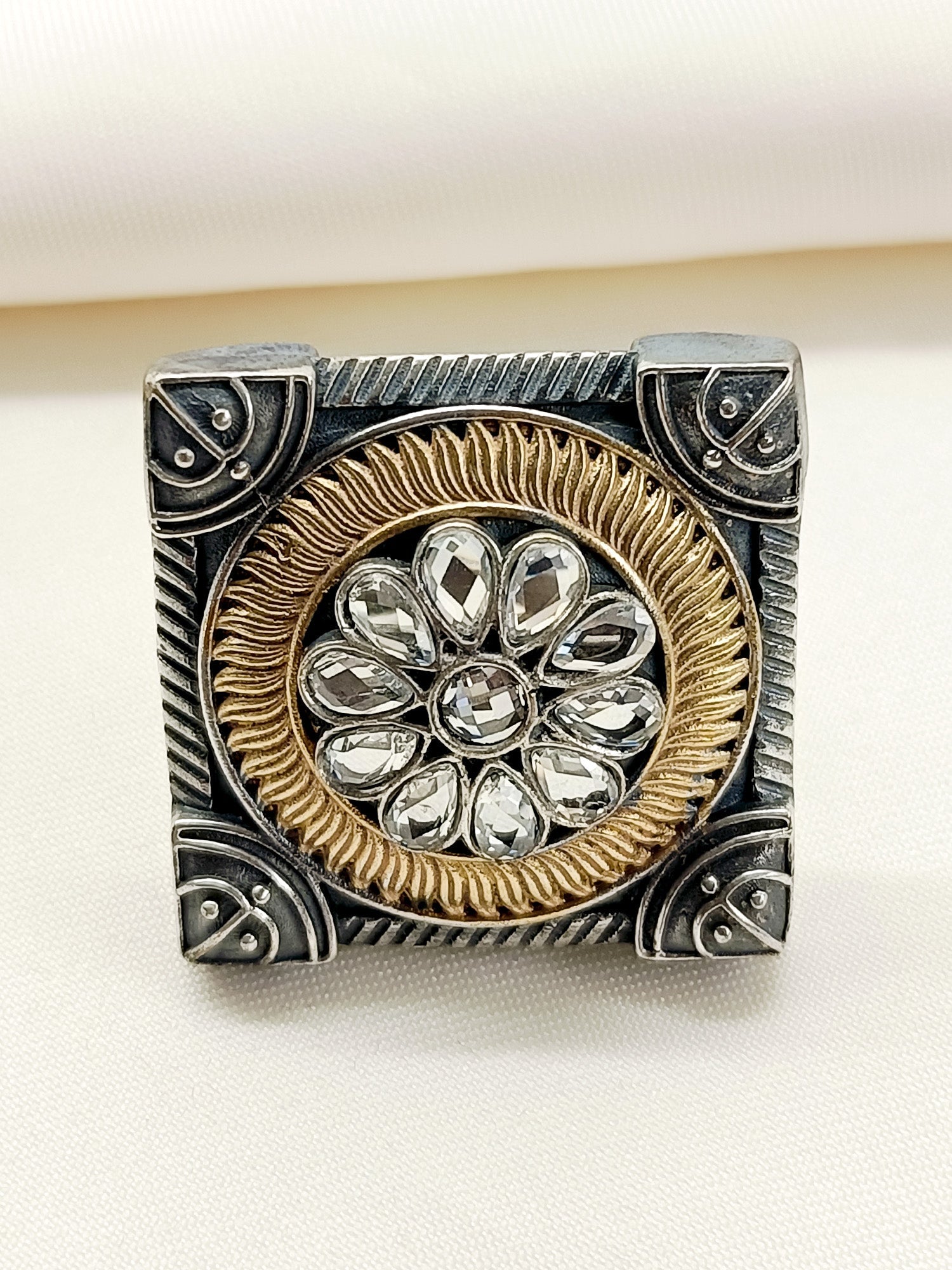 Aurelia White Oxidized Finger Ring