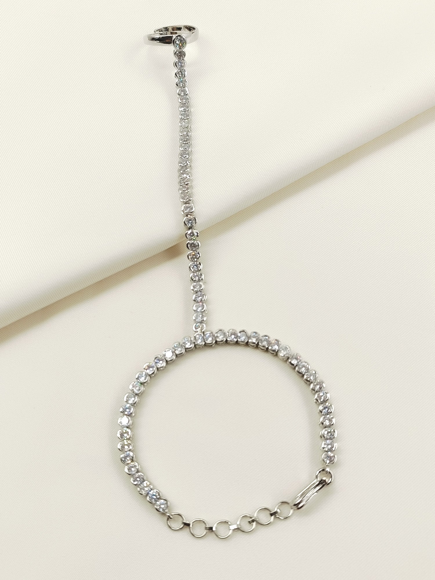 Warhi White American Diamond Hathphool