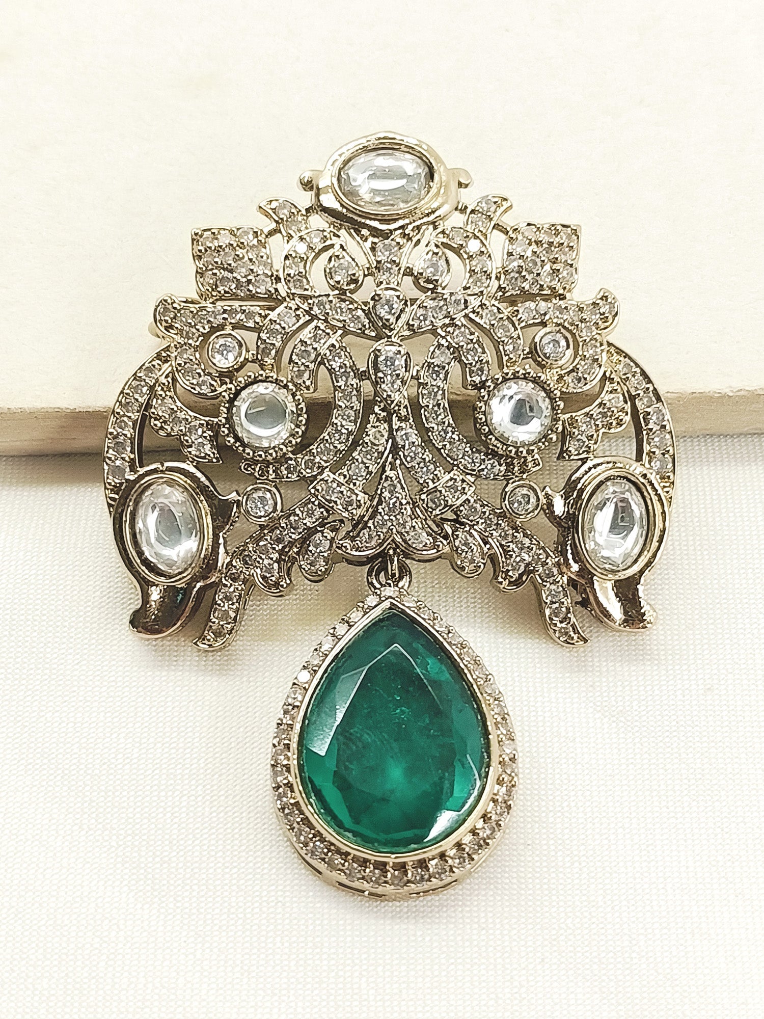 Rishant Green Men's Brooch