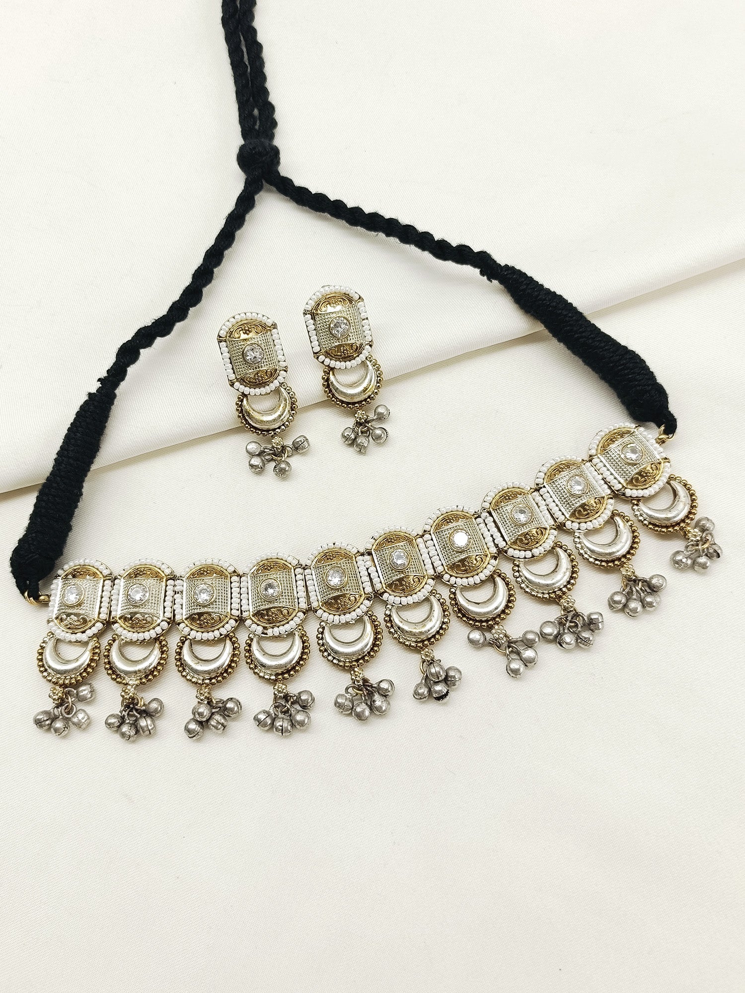Xyra White Oxidized Choker Set