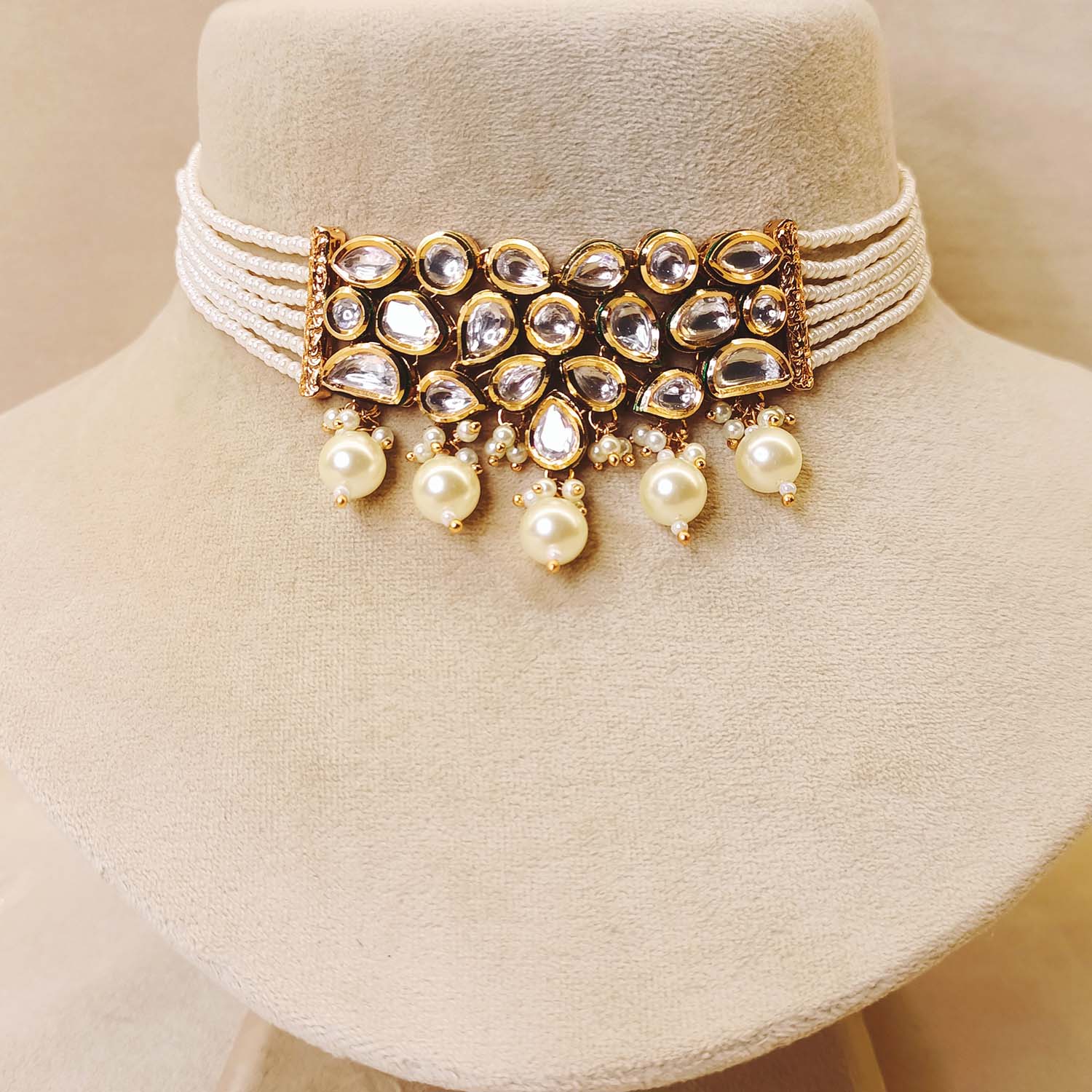Mishkaad Kundan Choker With White Pearls - qivii