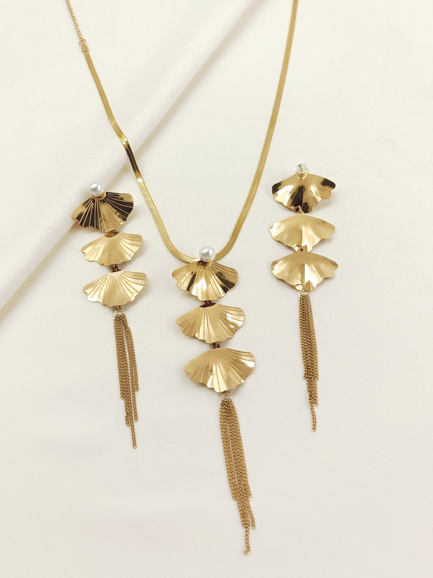 Maysha Golden Western Necklace Set