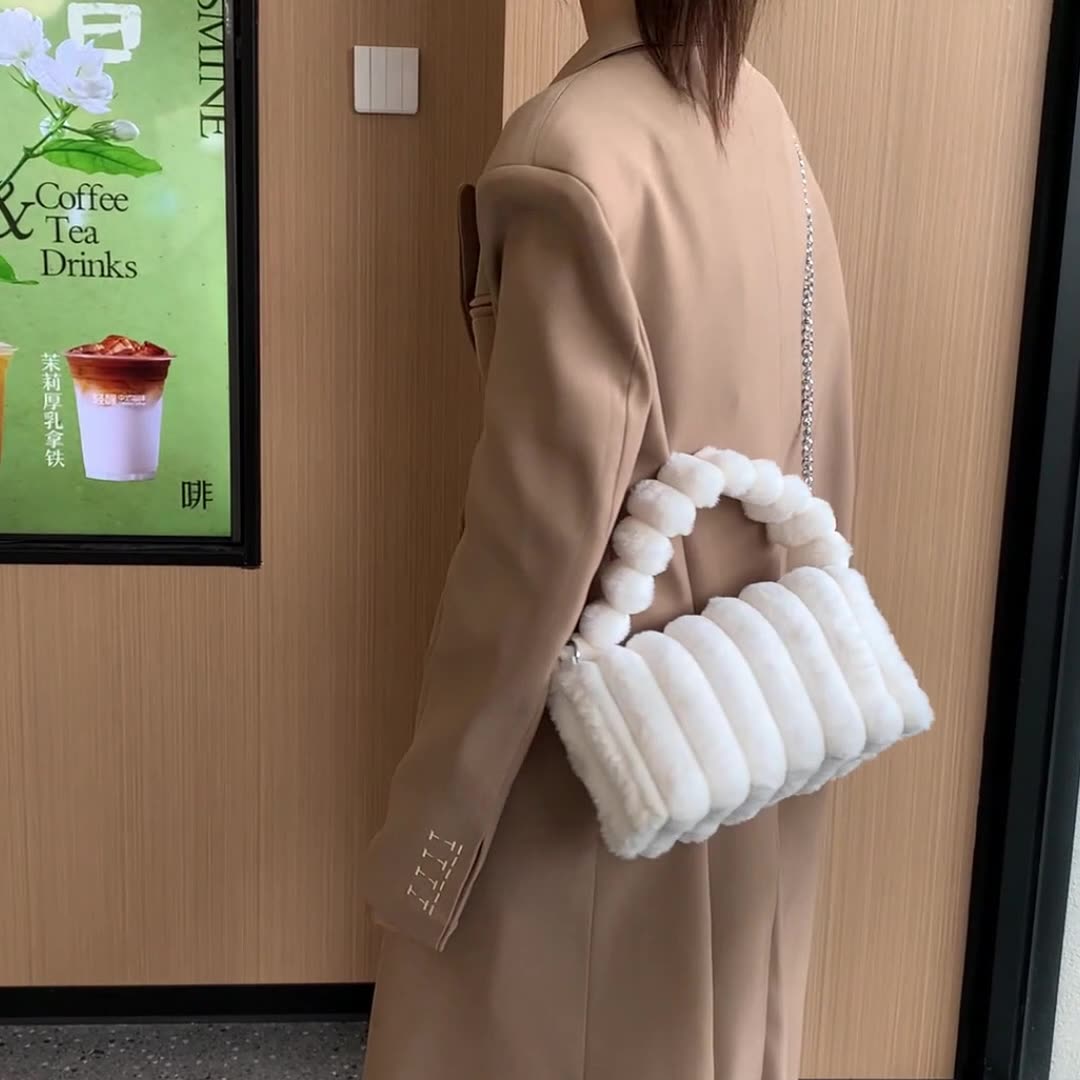 Women‘s Plush Tote & Crossbody Bag – Cloud-Like Soft Minimalist Purse for Everyday Chic