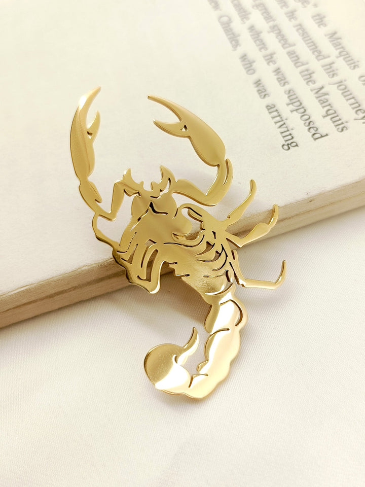 Dipali Scorpion Golden Men's Brooche