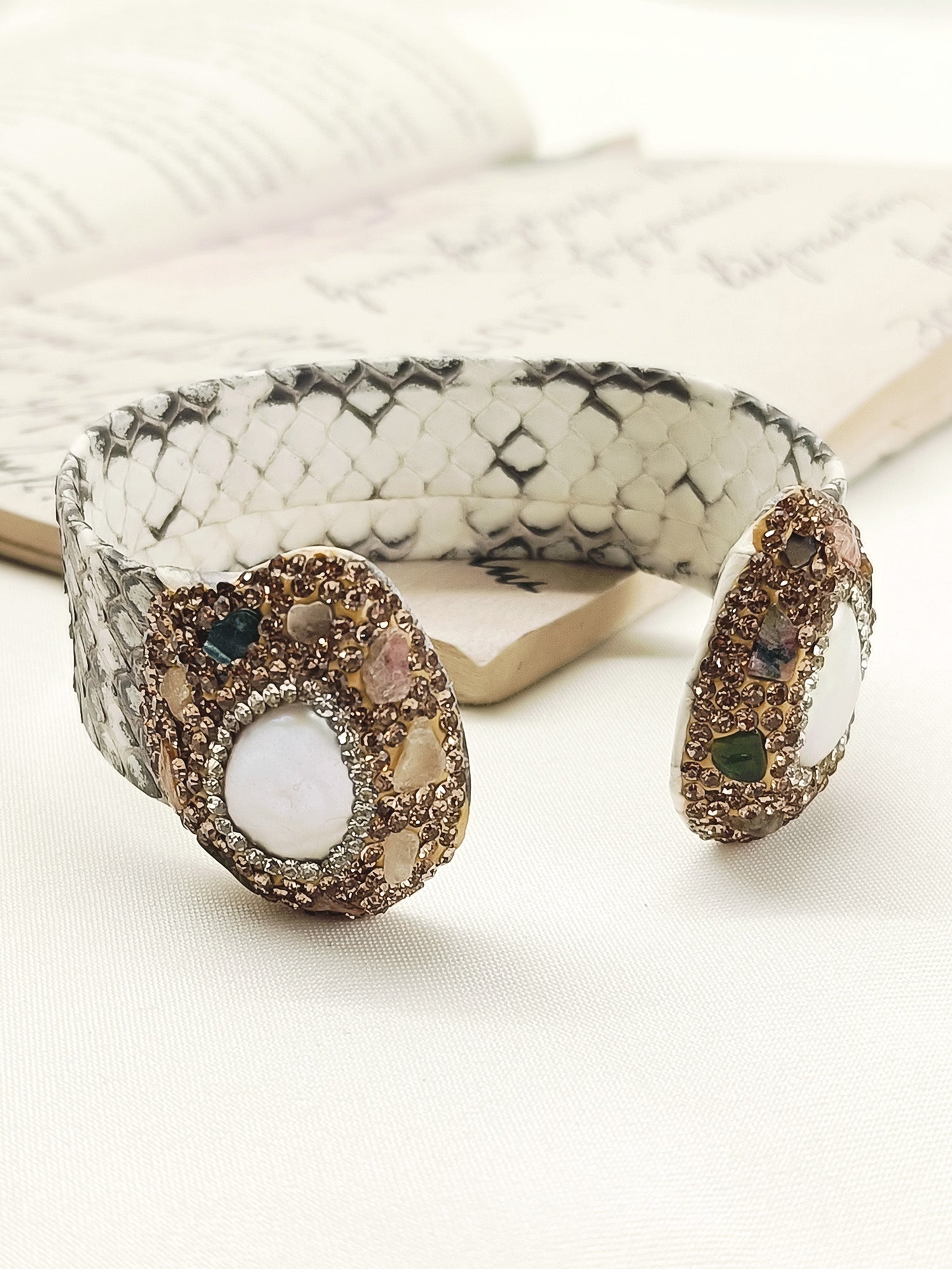 Mumtaaz White Western Bracelet