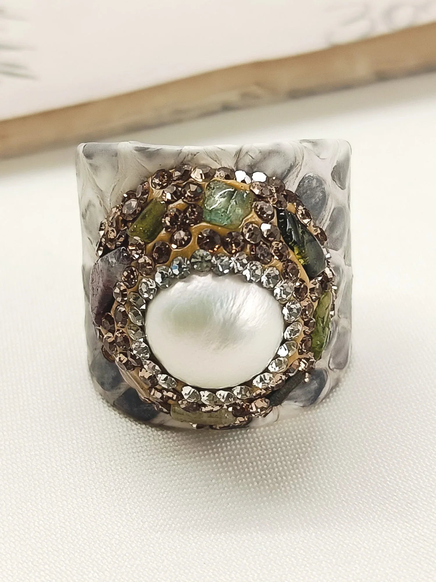 Veena White Western Bracelet With Finger Ring