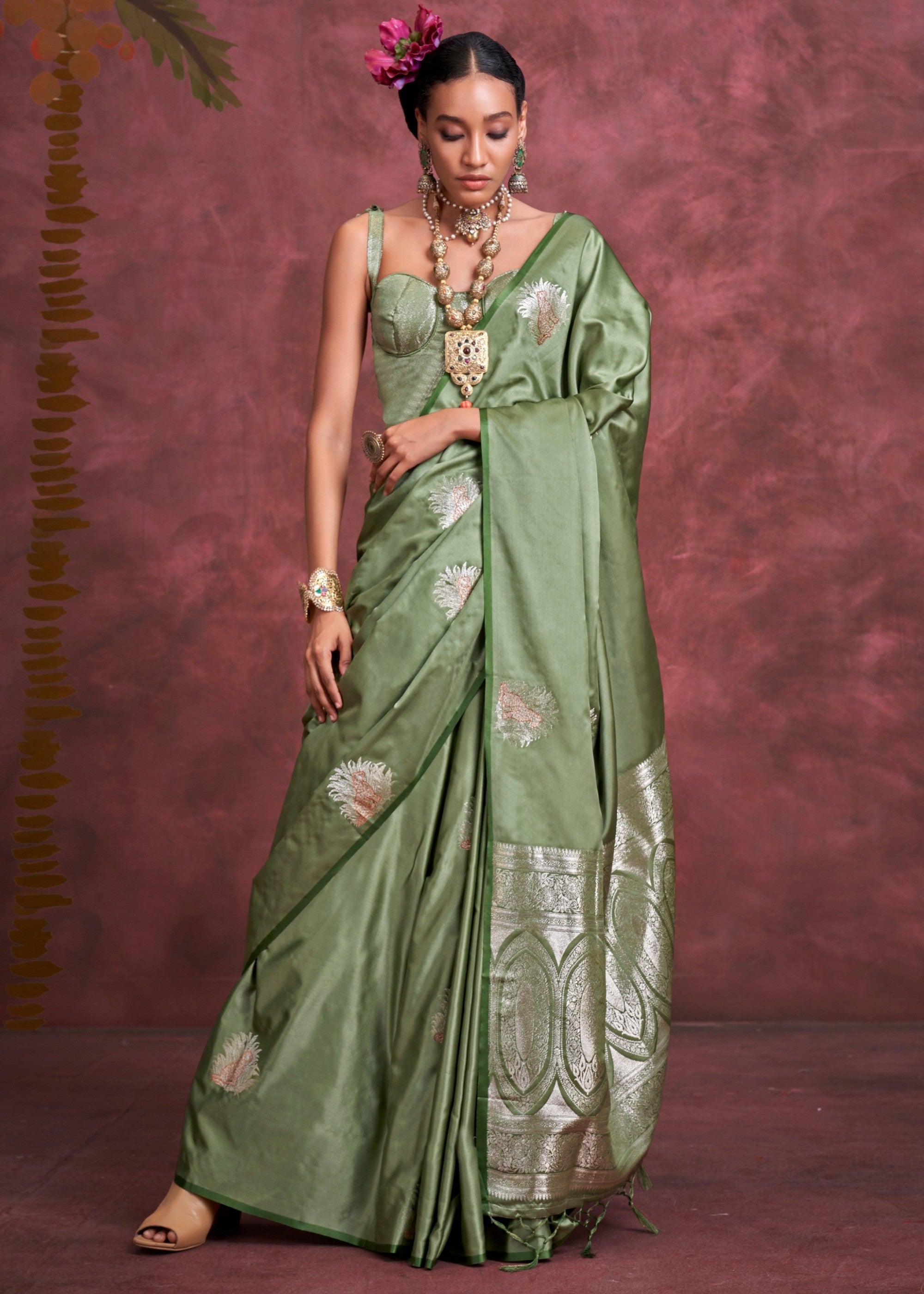 Kelly Green Handloom Weaving Satin - Banarasi Zari Saree - qivii