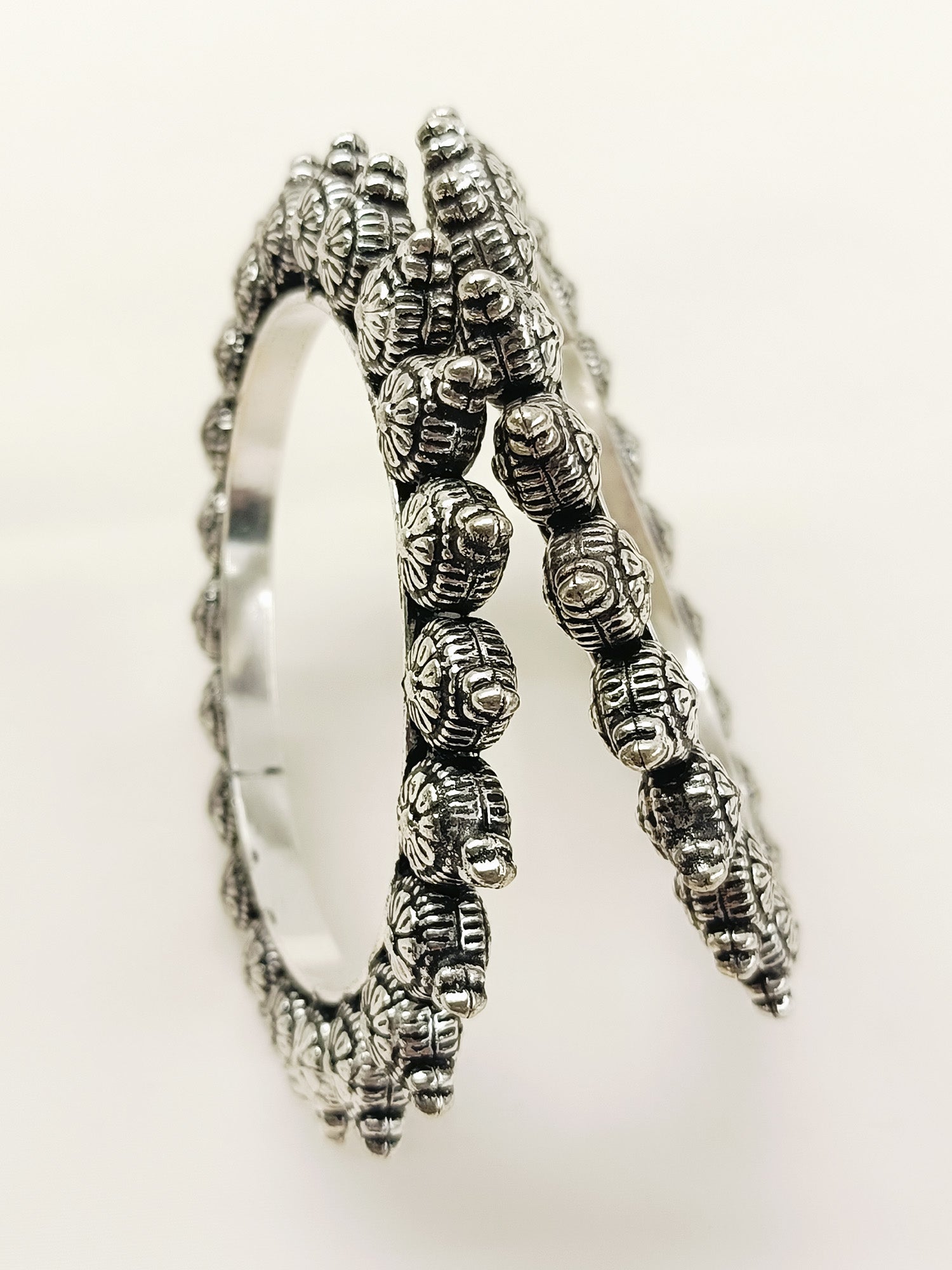 Ojal Plain Oxidized Bangle