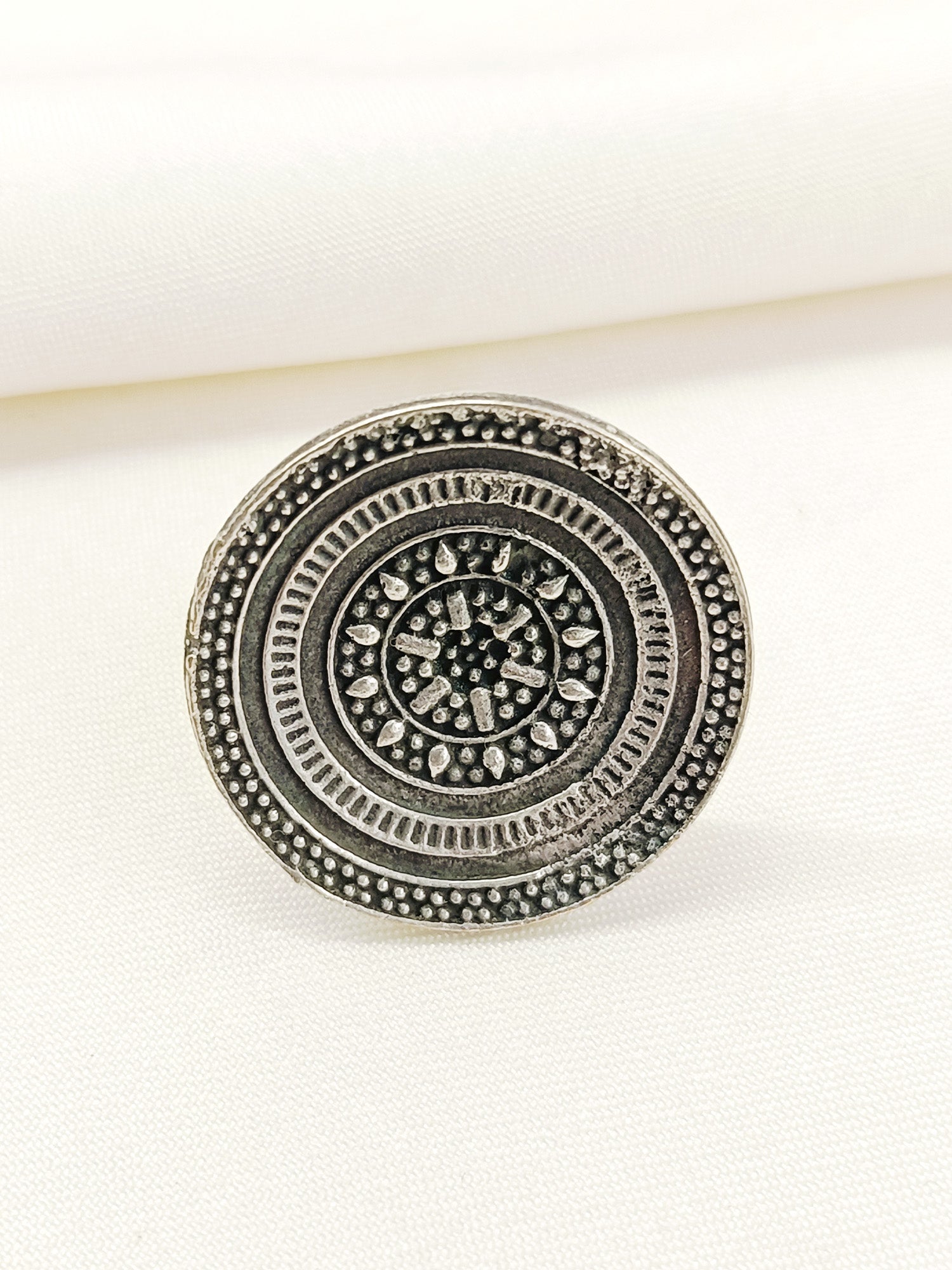 Emi Plain Oxidized Finger Ring