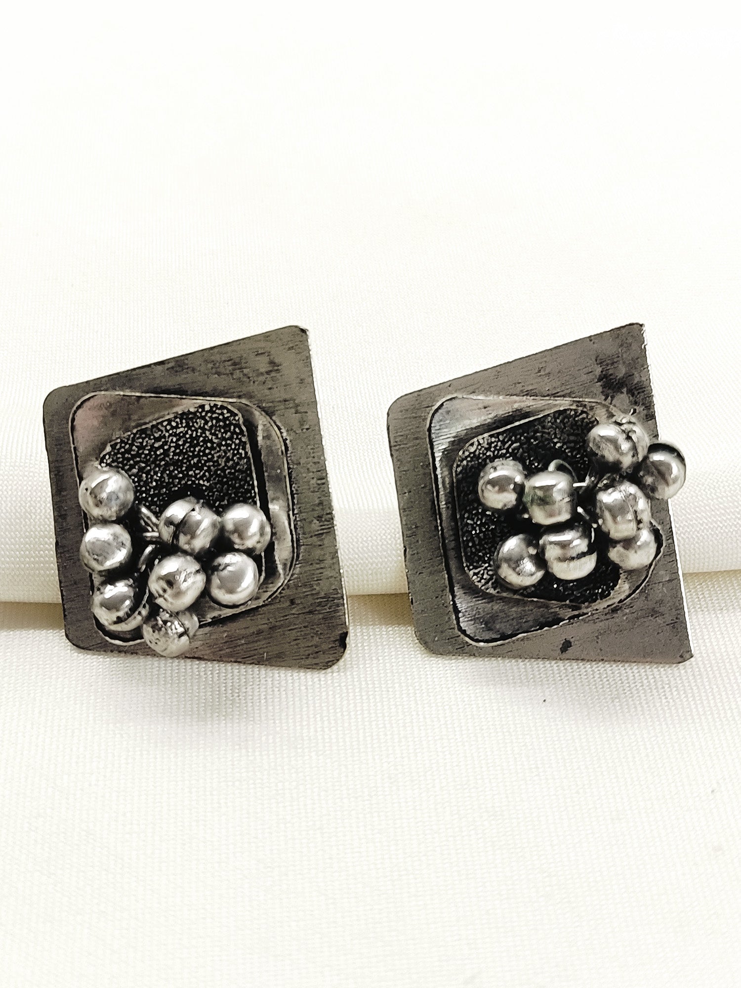 Vikasita Plain Oxidized Tops