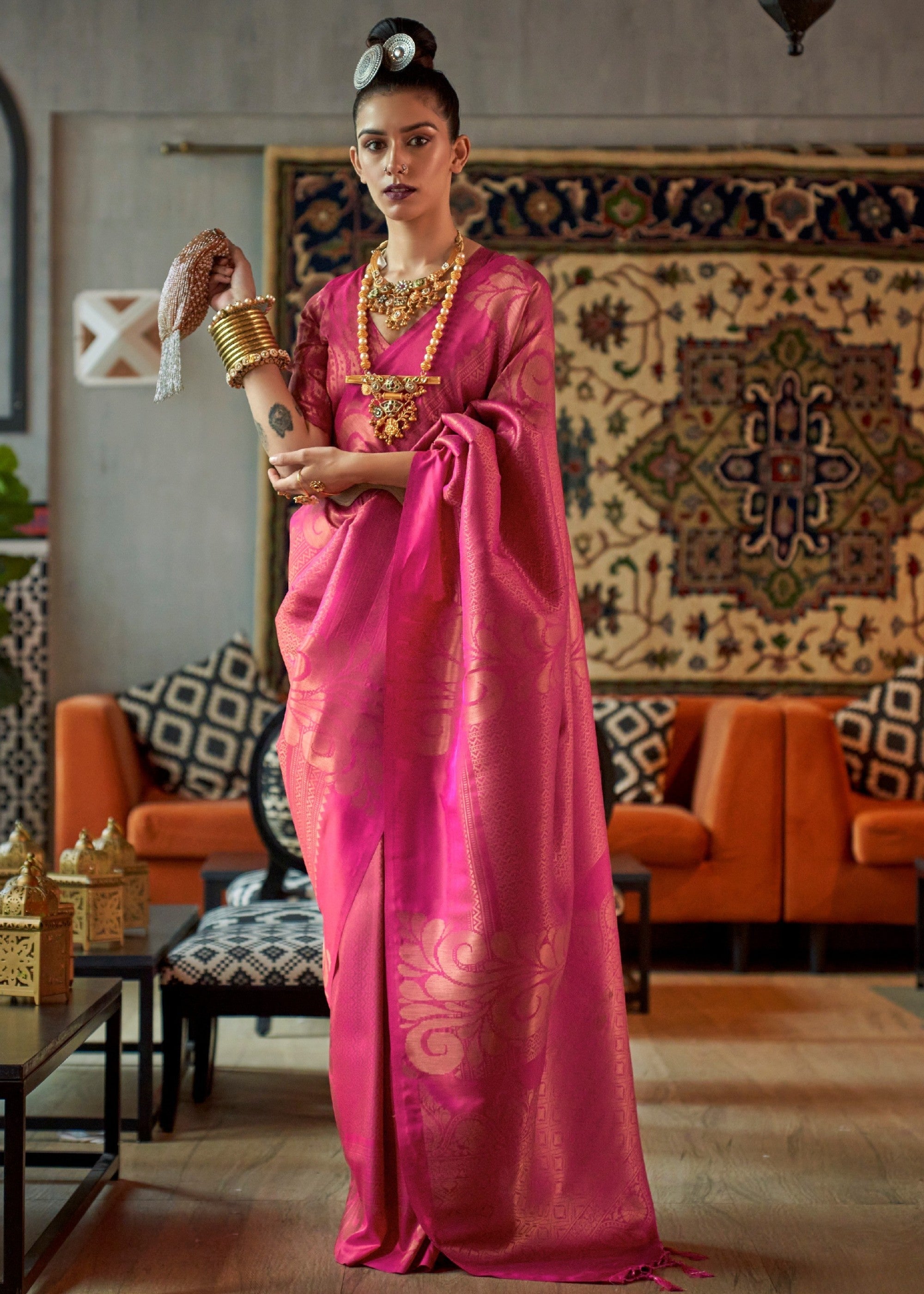 Megenta Copper Zari Handloom Weaving Saree - qivii