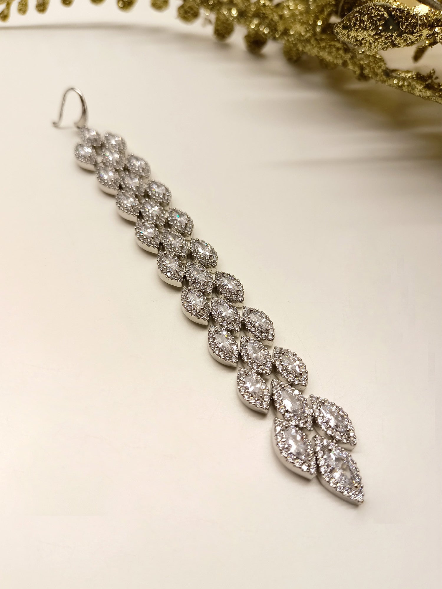 Parveen White American Diamond Maangtikka