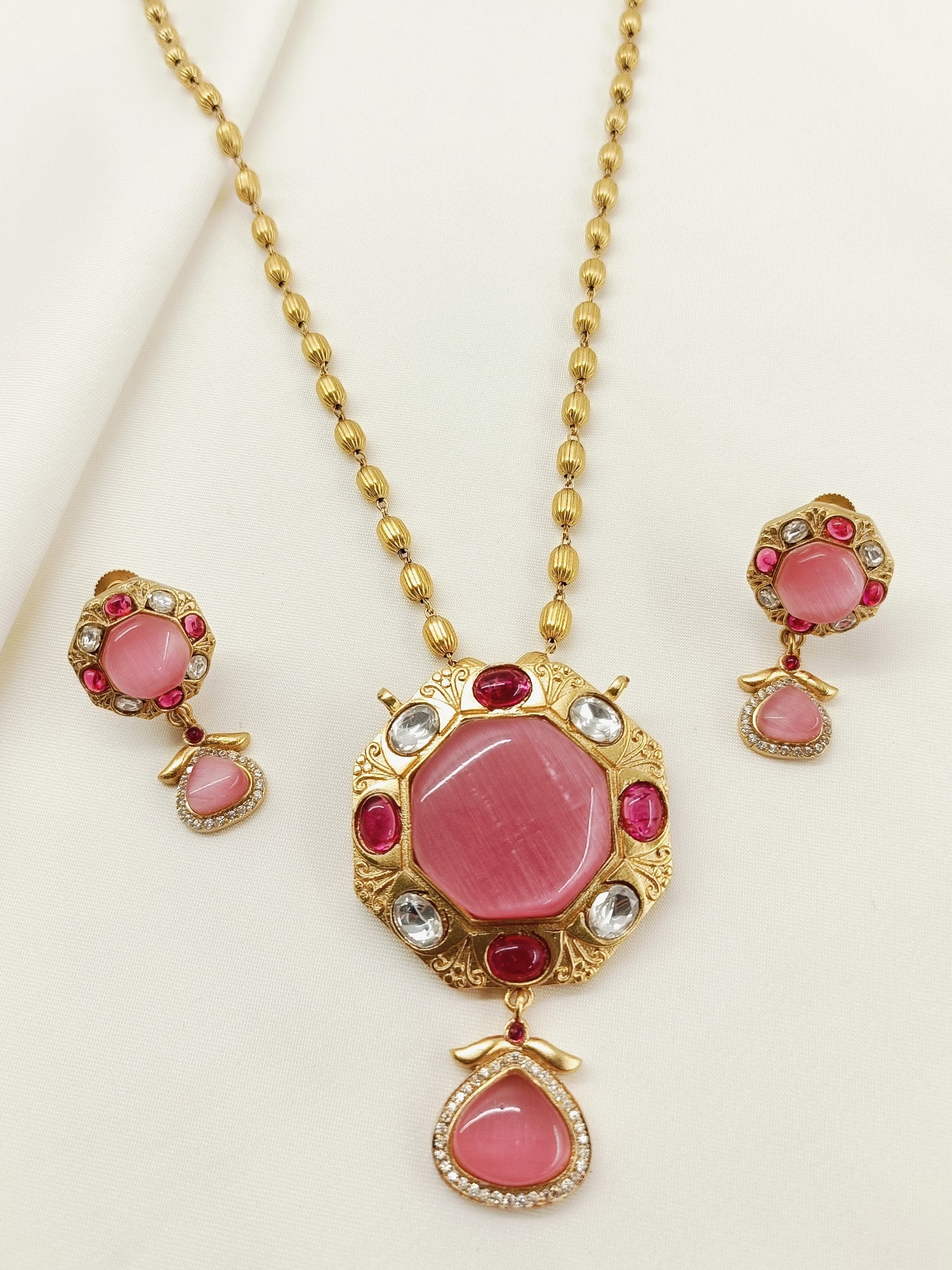 Sariah Pink Oxidized Pendant Set