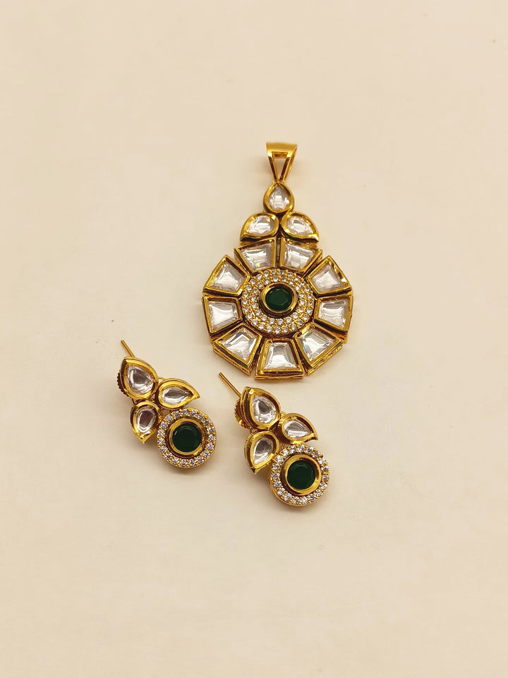 Ragvi Green Kundan Pendant Set