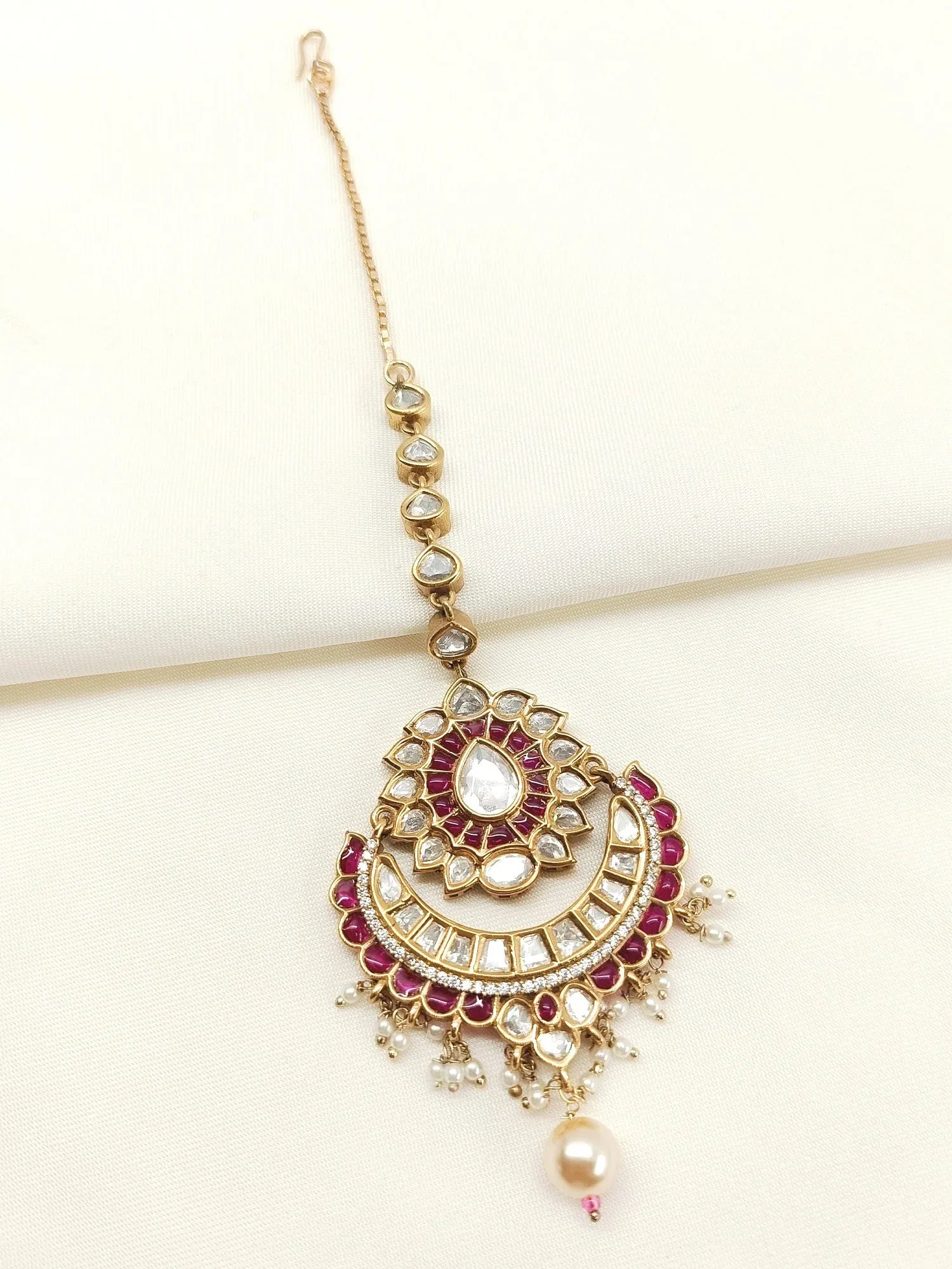 Roopali Ruby Kundan Teeka