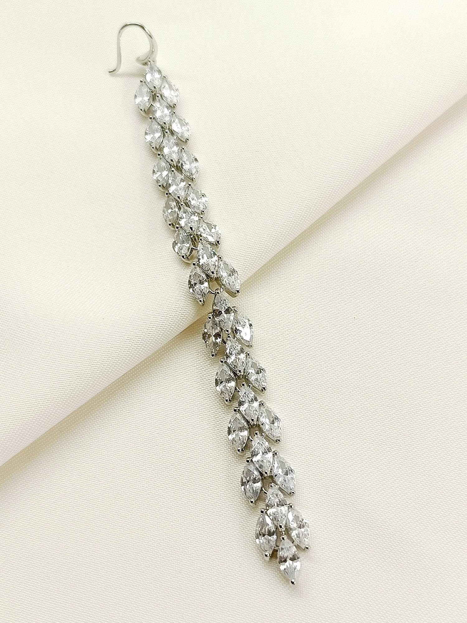 Komal White American Diamond Teeka