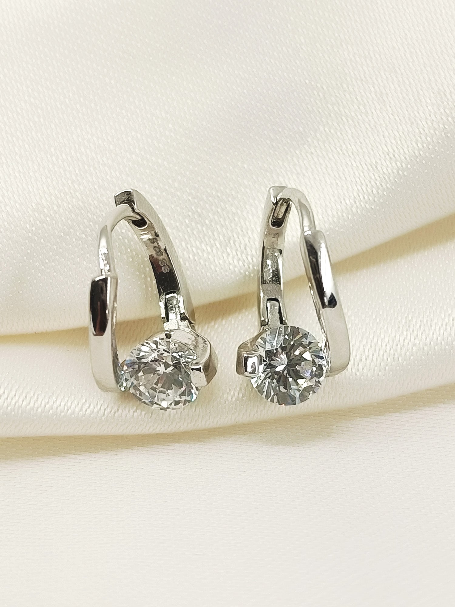 Natwya White 92.5 Silver American Diamond Bali