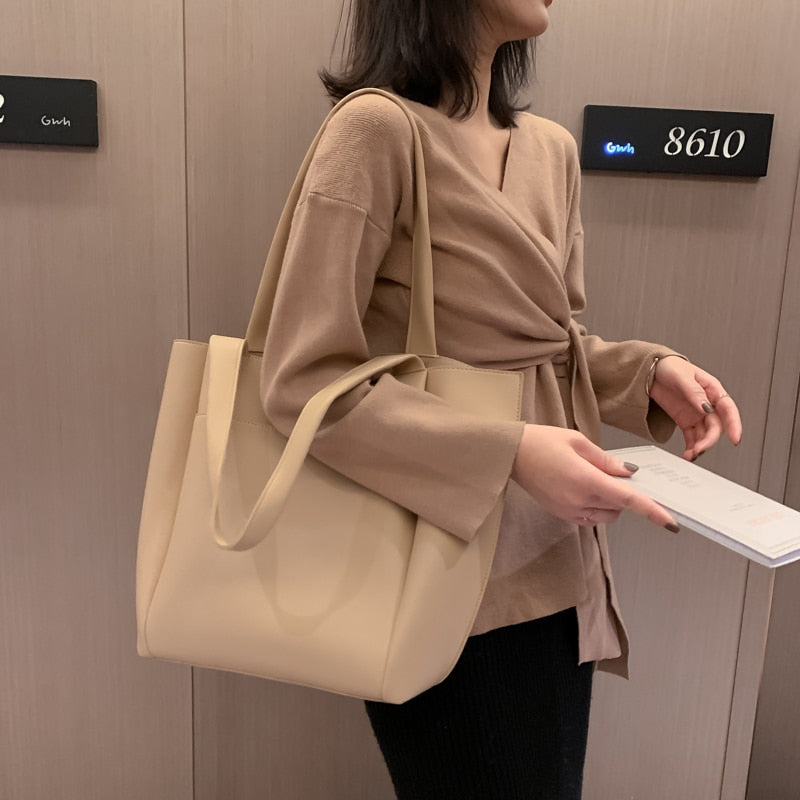 Galya | Tote Bag  - By Qivii