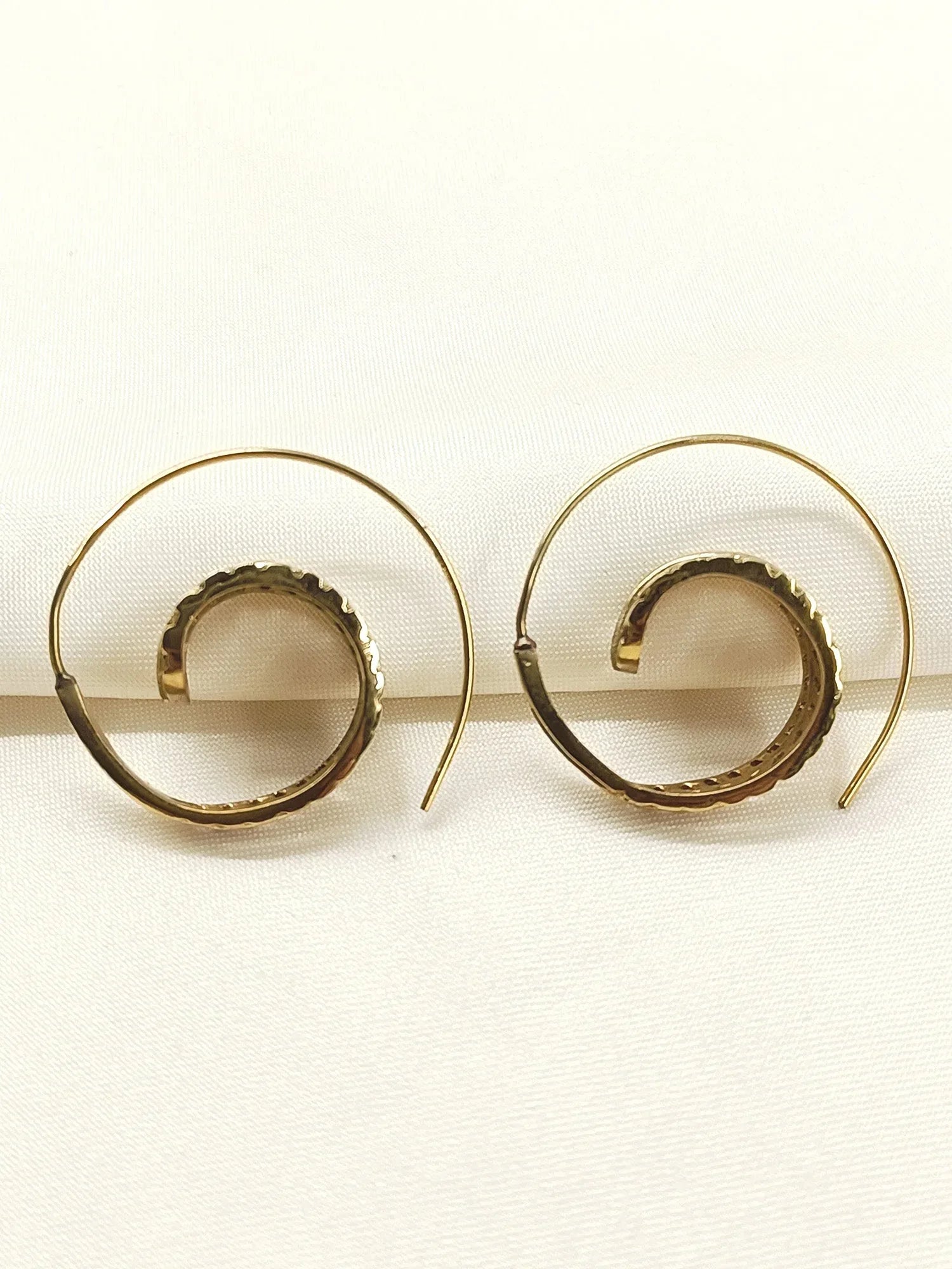 Rukhsaar Golden Western Earrings