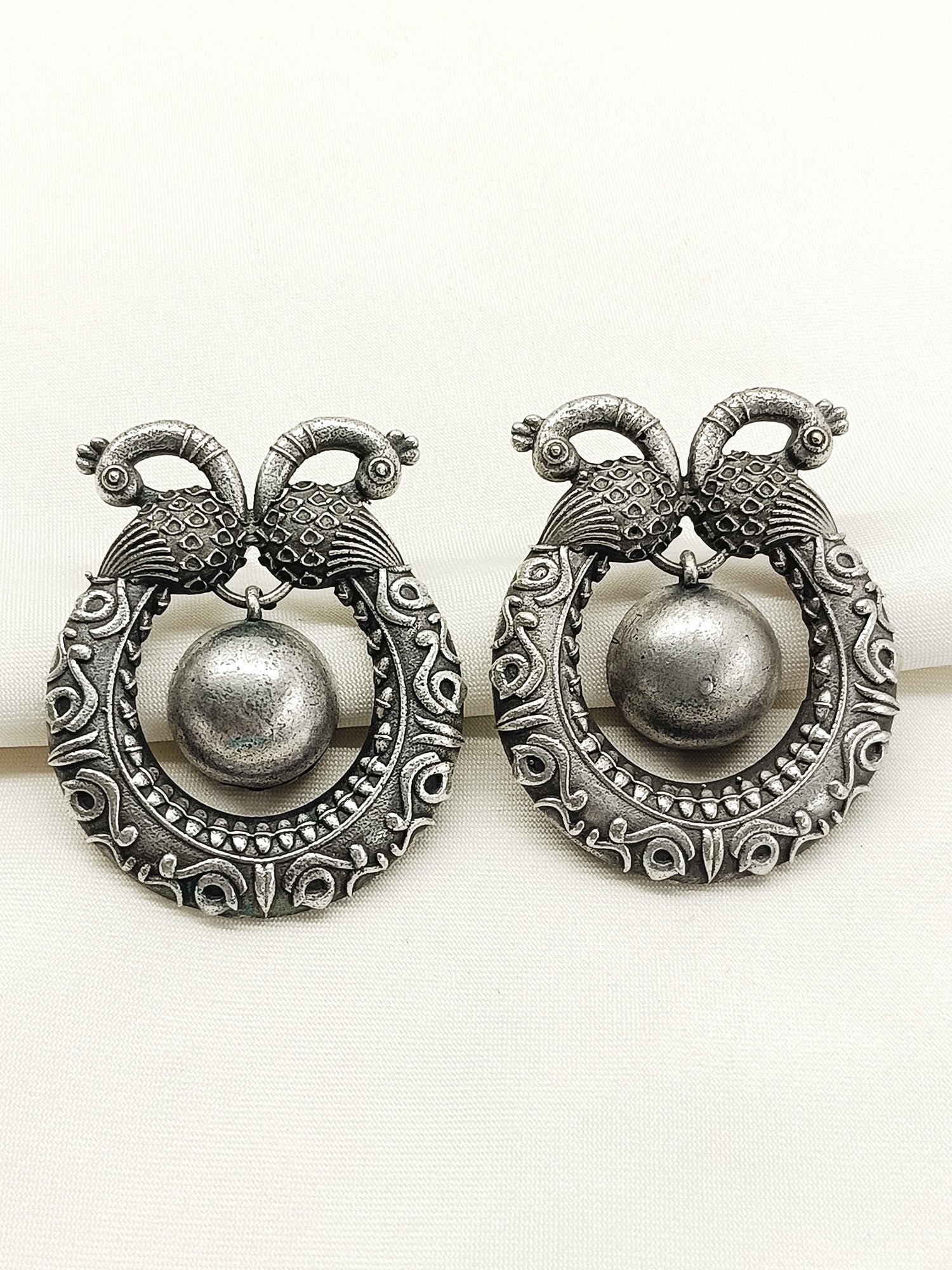 Mehar Plain Oxidized Earring
