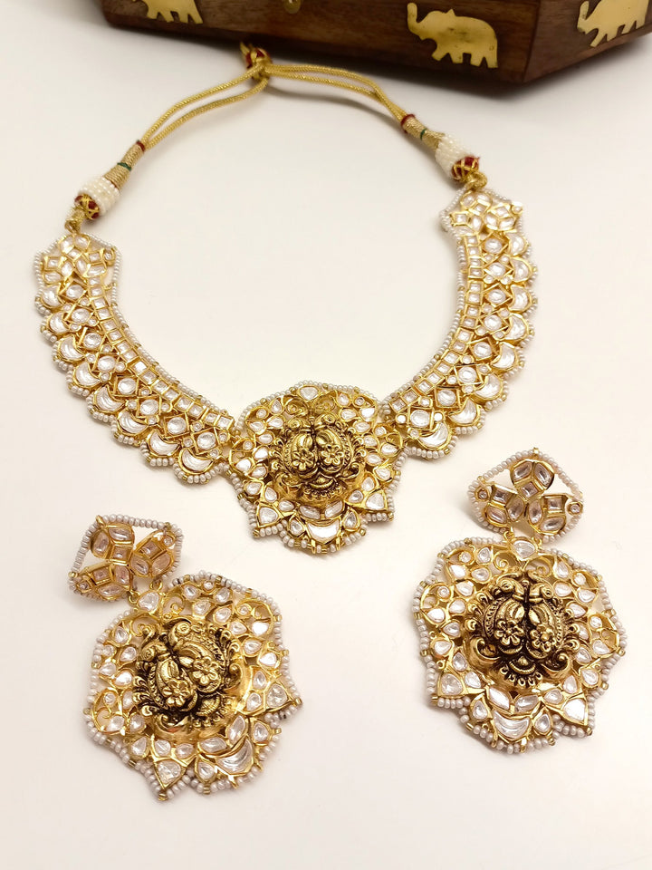 Aamaal Kundan Necklace Set